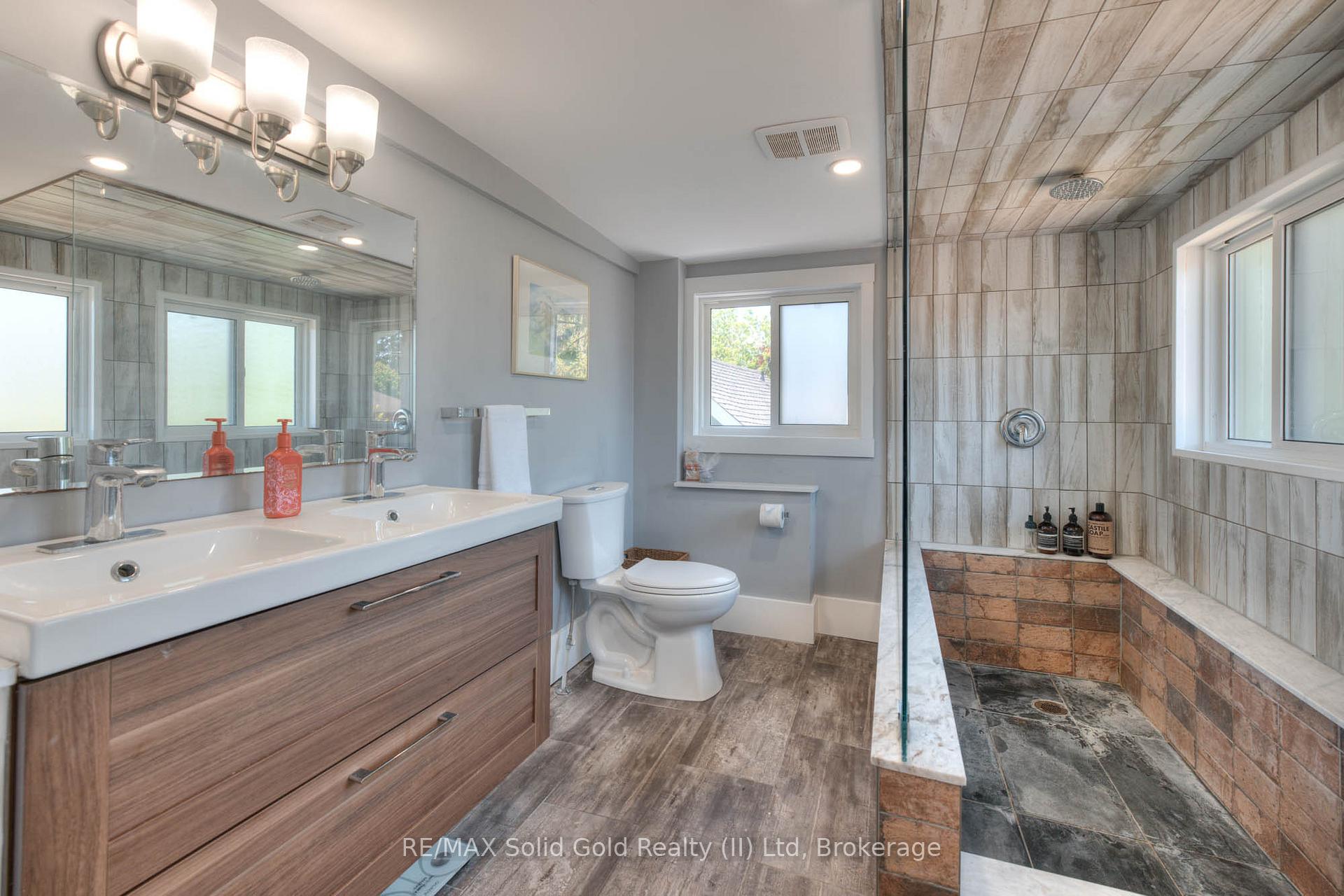 Photo 33 of 54 Willow Street, Waterloo, Uptown Waterloo — HOMEH