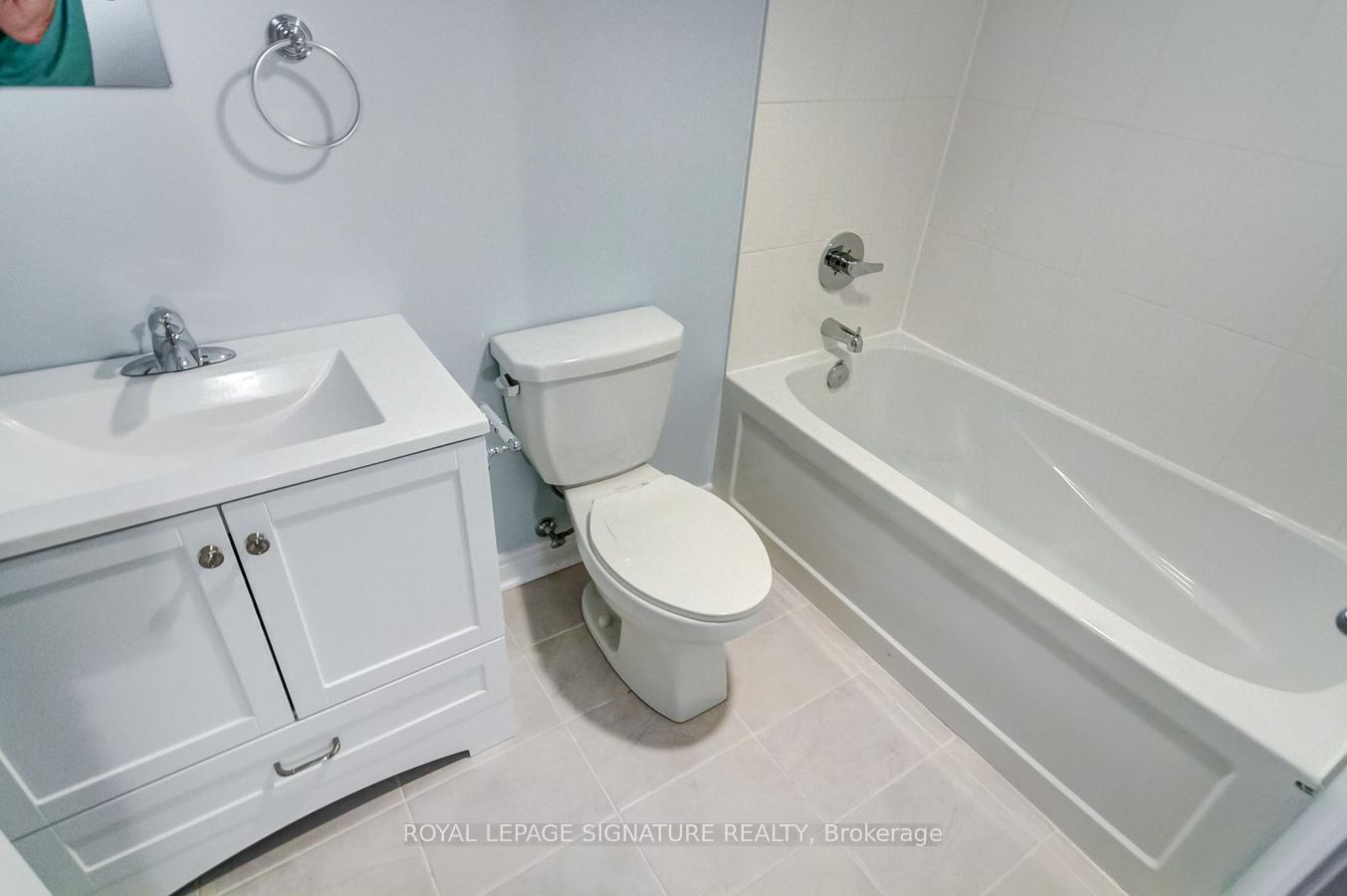 Photo 12 of 47 Hawman Avenue, Vaughan, West Woodbridge — HOMEH