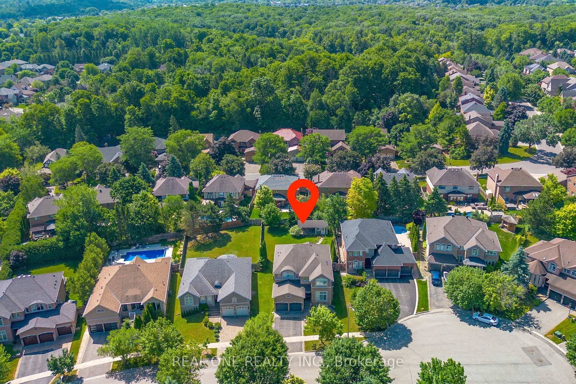 Photo 2 of 27 Gleave Court, Aurora, Aurora Highlands — HOMEH