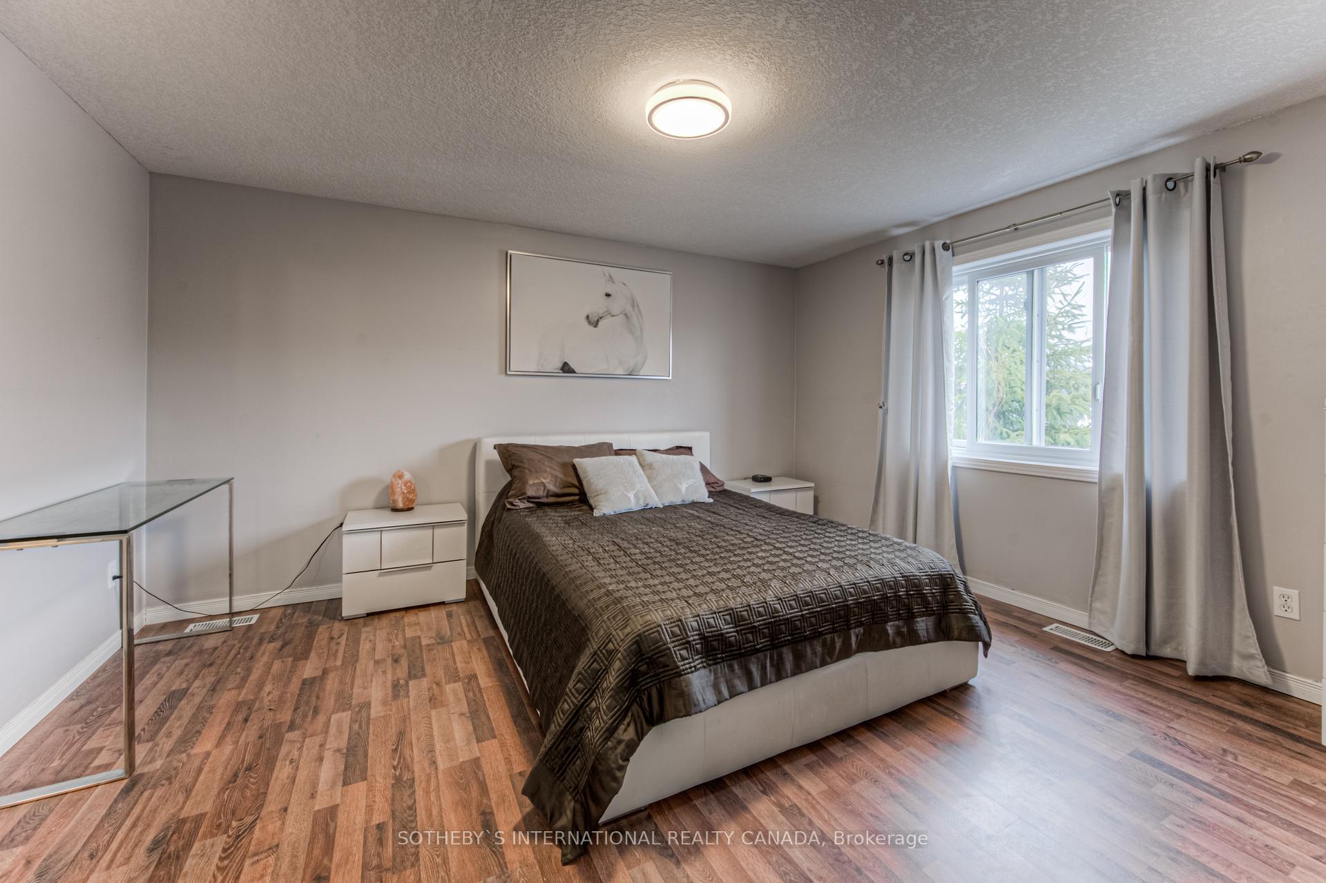 Photo 2 of 717 Brandenburg Boulevard, Waterloo — HOMEH