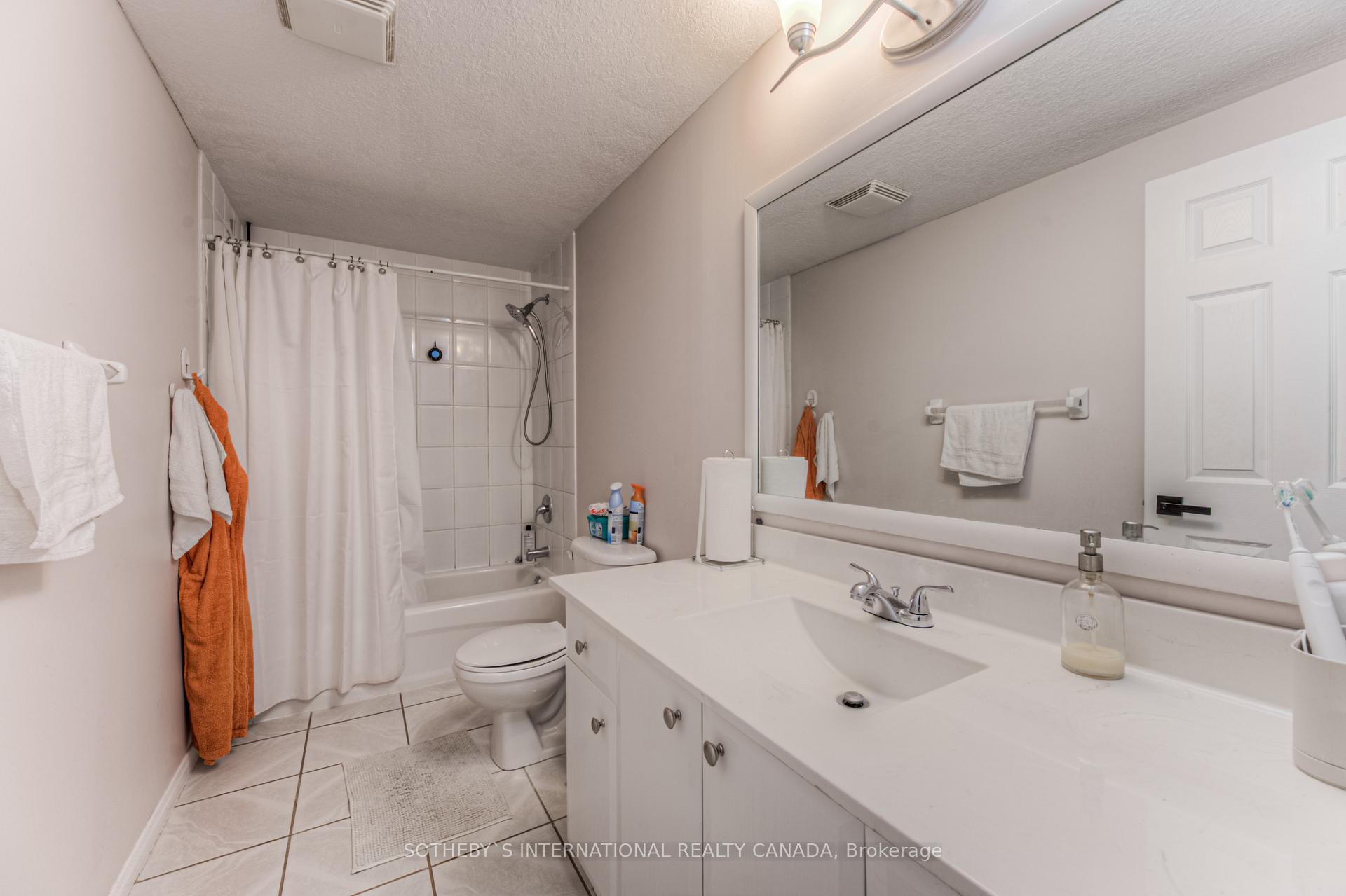 Photo 9 of 717 Brandenburg Boulevard, Waterloo — HOMEH