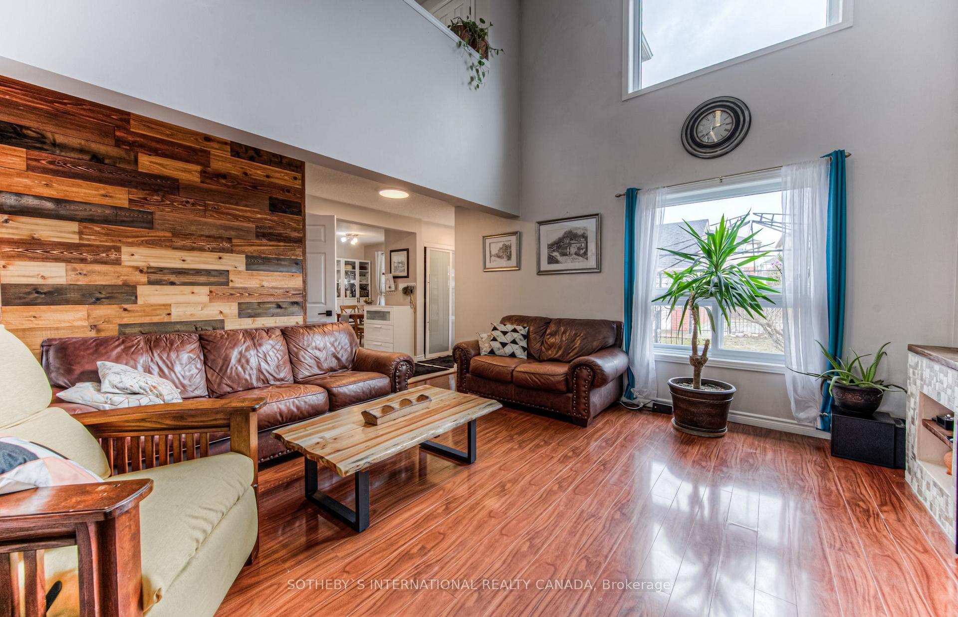 Photo 18 of 717 Brandenburg Boulevard, Waterloo — HOMEH