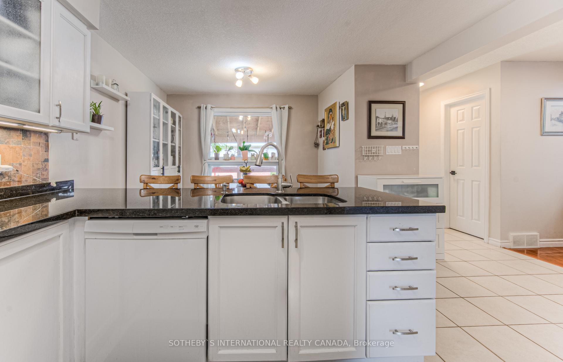 Photo 25 of 717 Brandenburg Boulevard, Waterloo — HOMEH