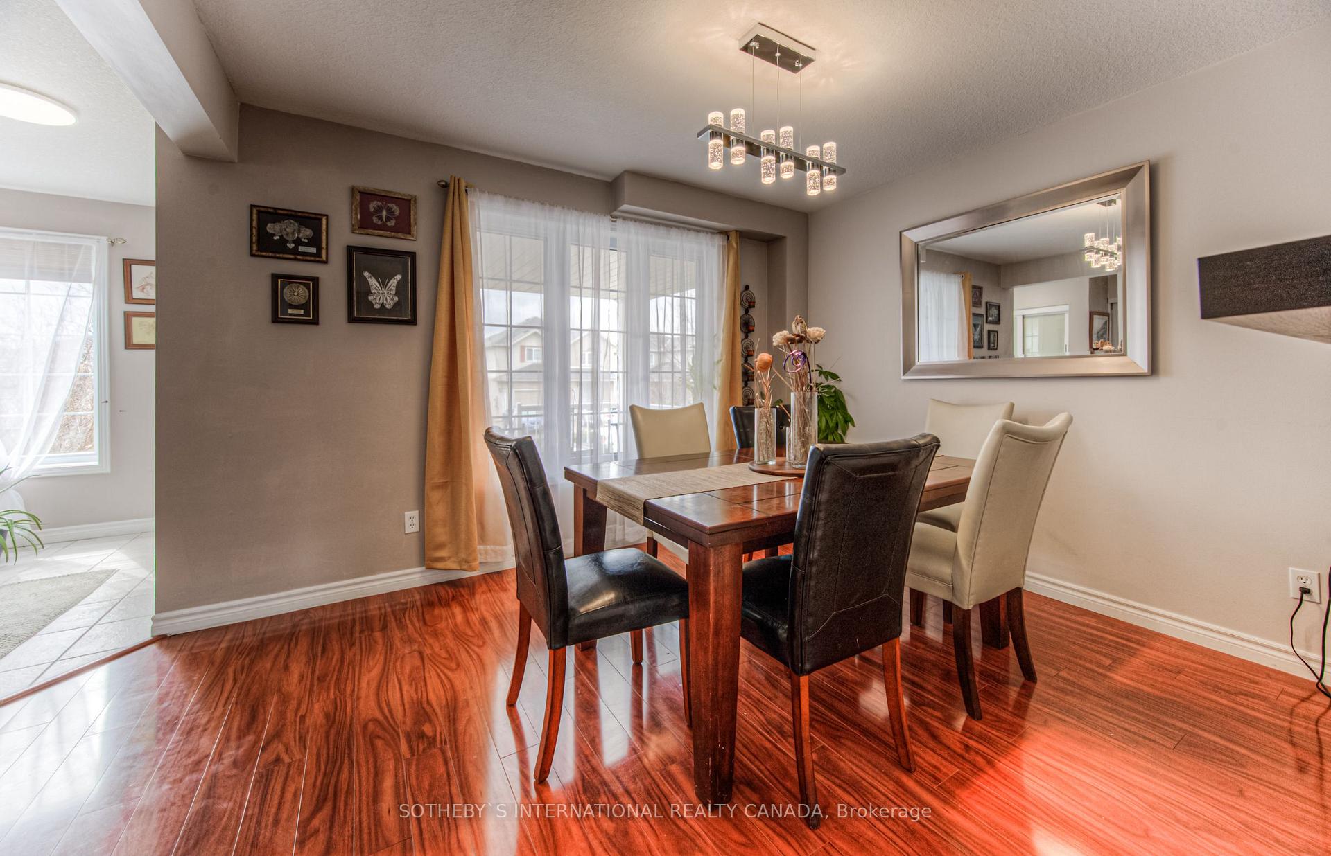 Photo 27 of 717 Brandenburg Boulevard, Waterloo — HOMEH