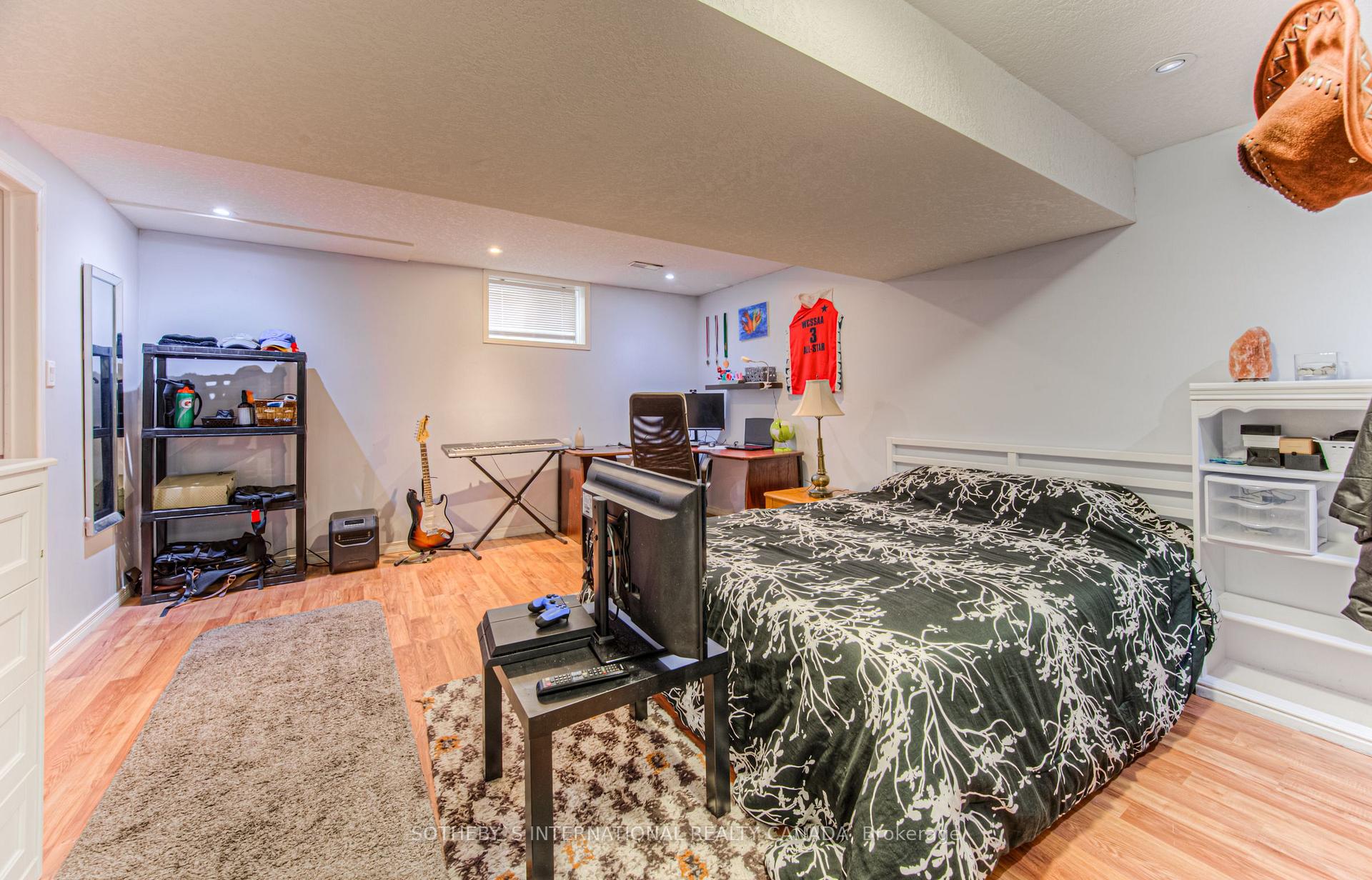 Photo 34 of 717 Brandenburg Boulevard, Waterloo — HOMEH