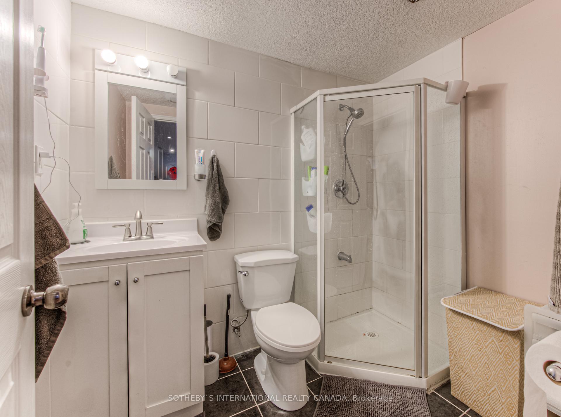 Photo 36 of 717 Brandenburg Boulevard, Waterloo — HOMEH