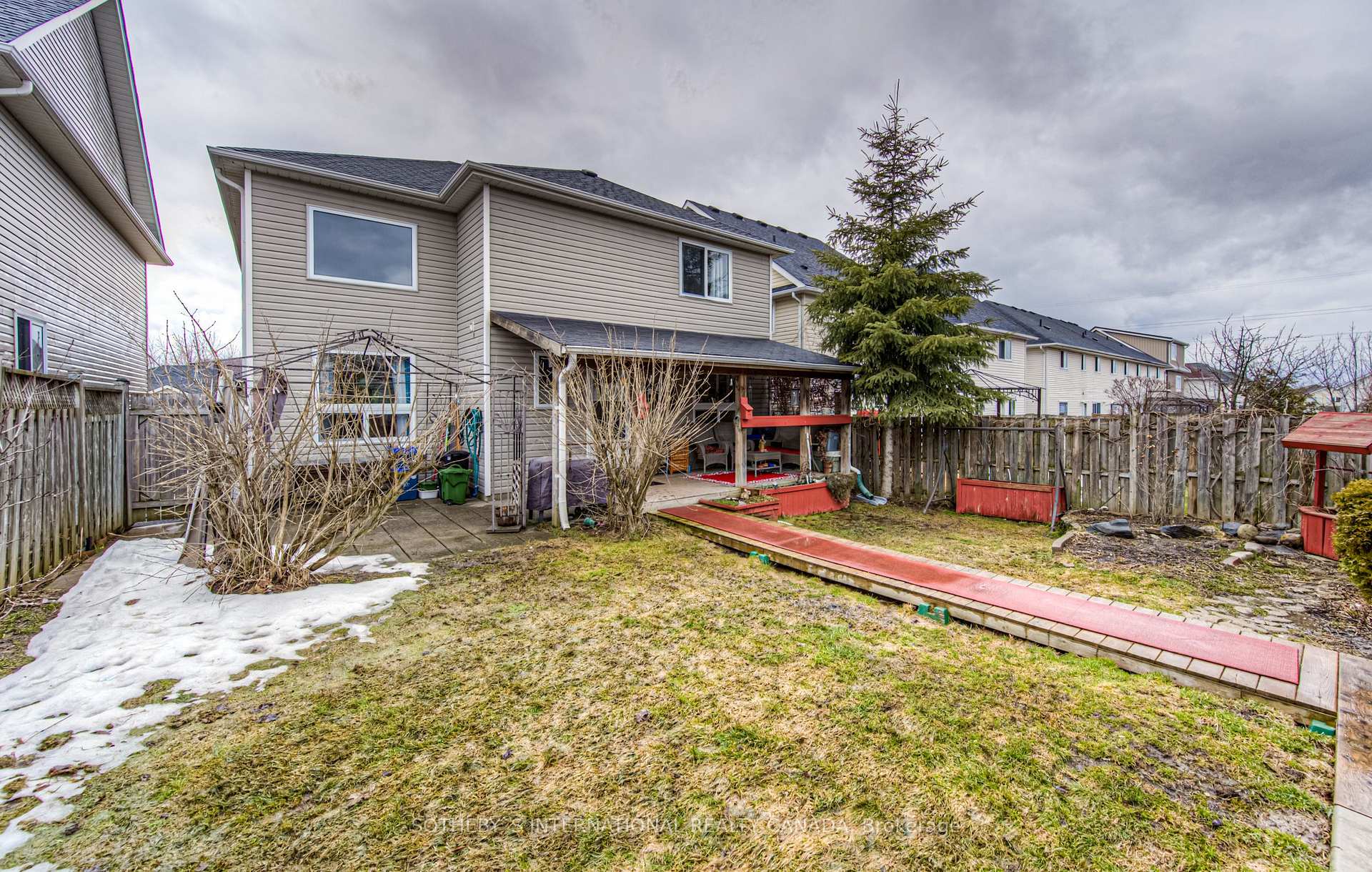 Photo 43 of 717 Brandenburg Boulevard, Waterloo — HOMEH