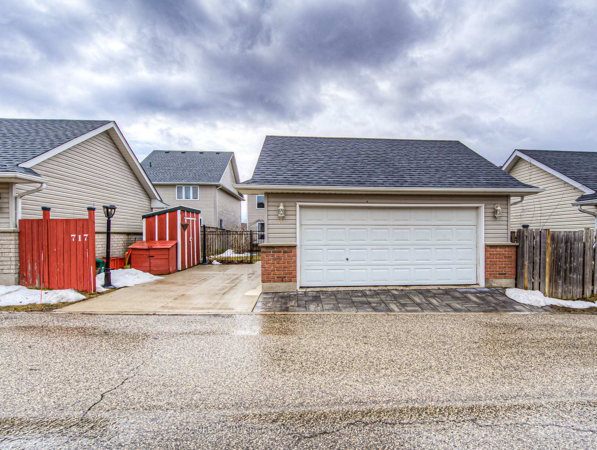 Photo 47 of 717 Brandenburg Boulevard, Waterloo — HOMEH