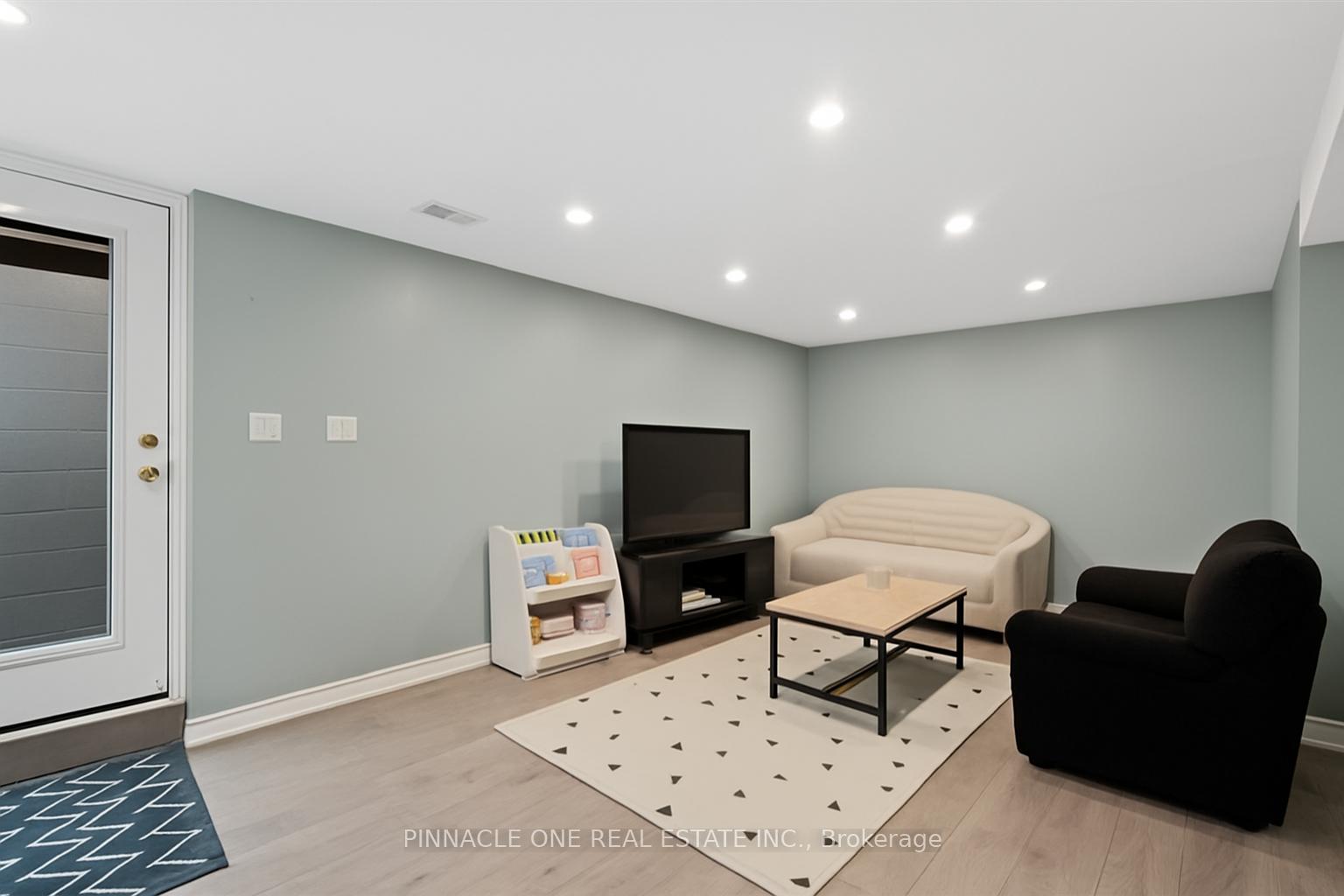Photo 47 of 93 Florence Drive, Whitby, Taunton North — HOMEH