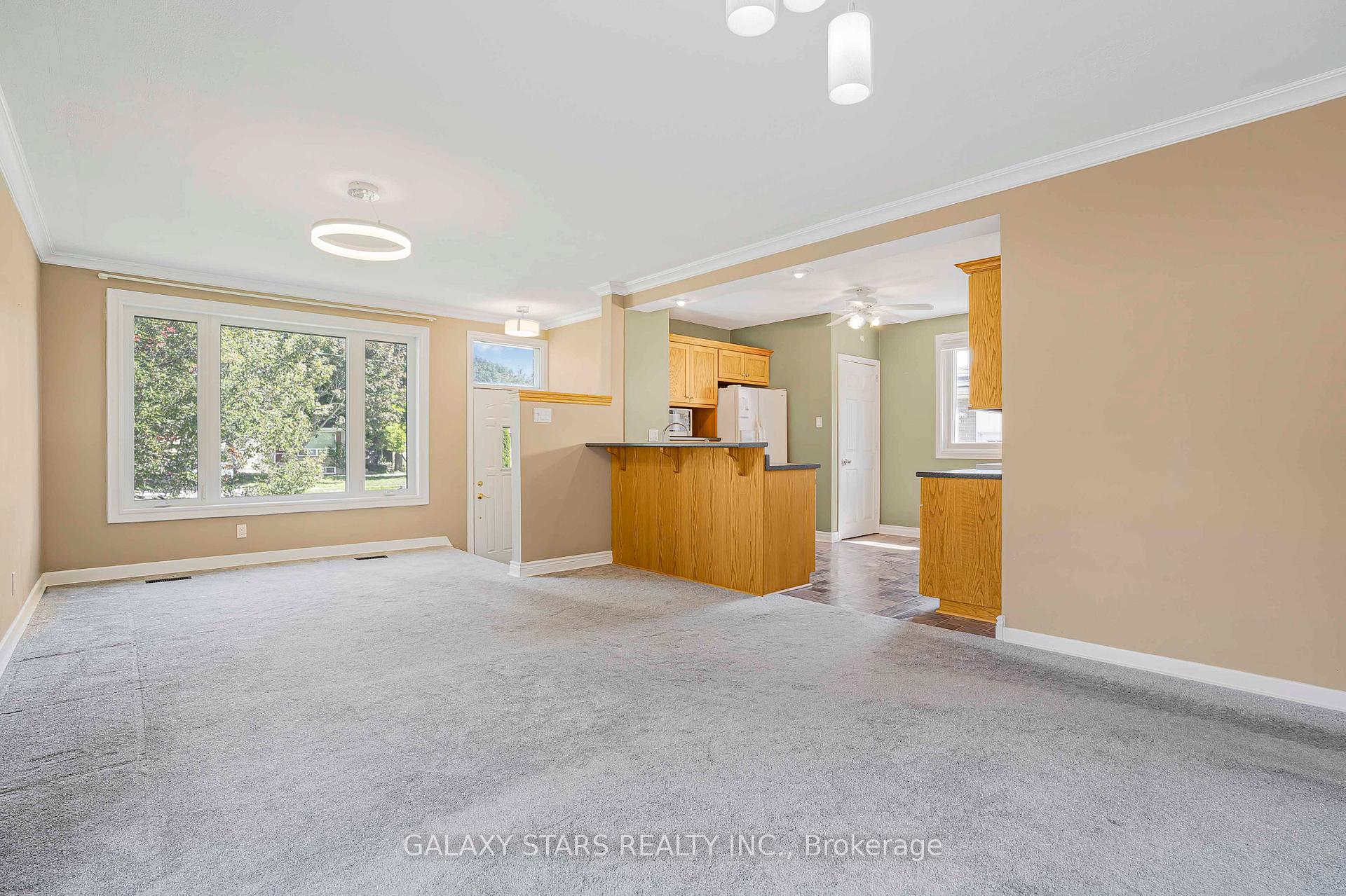 Photo 6 of Unit Main, 1012 Wardman Crescent, Whitby, Williamsburg — HOMEH