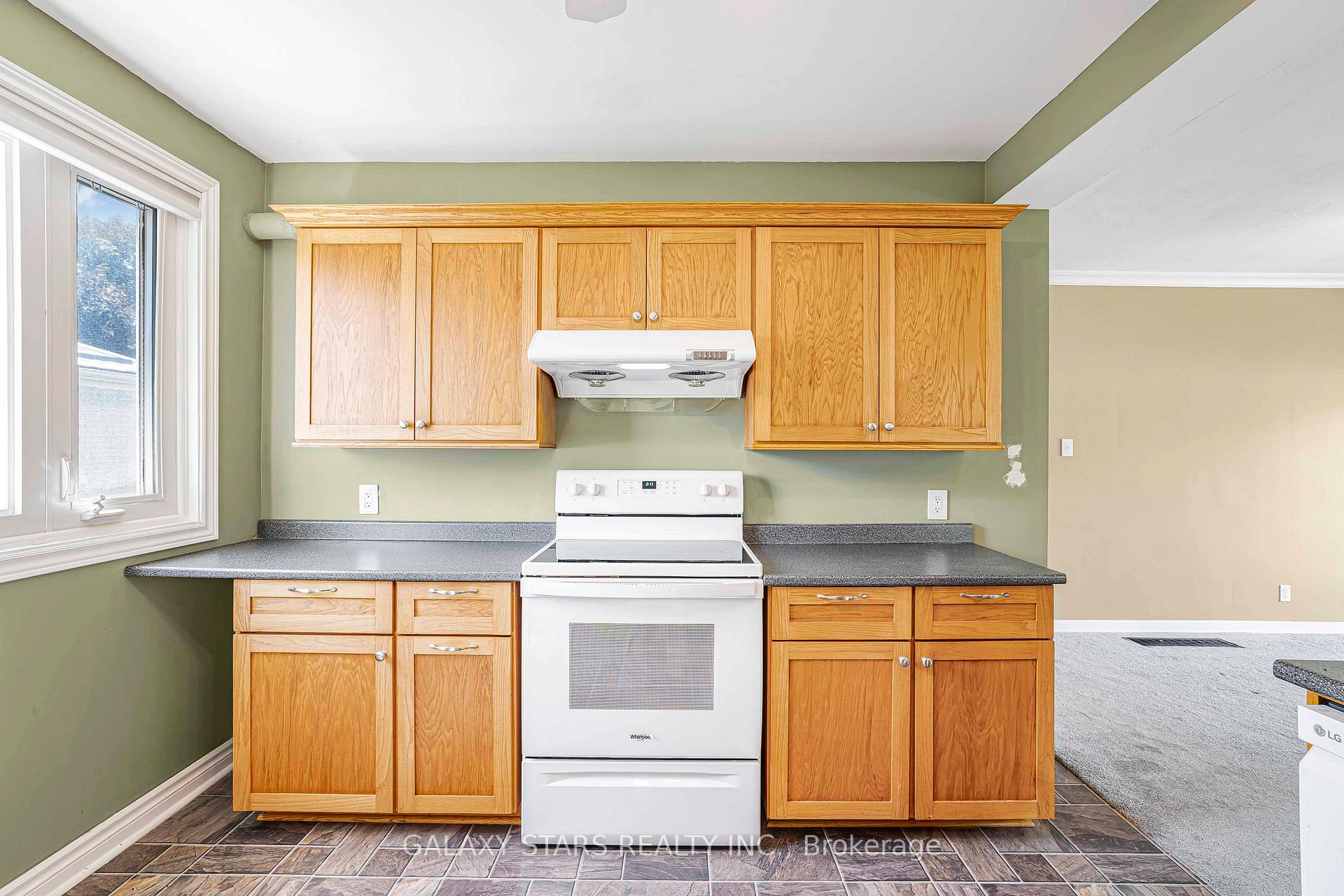 Photo 9 of Unit Main, 1012 Wardman Crescent, Whitby, Williamsburg — HOMEH