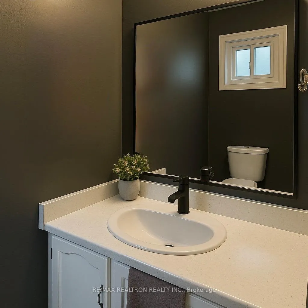Photo 5 of 21 Vanessa Place, Whitby, Blue Grass Meadows — HOMEH