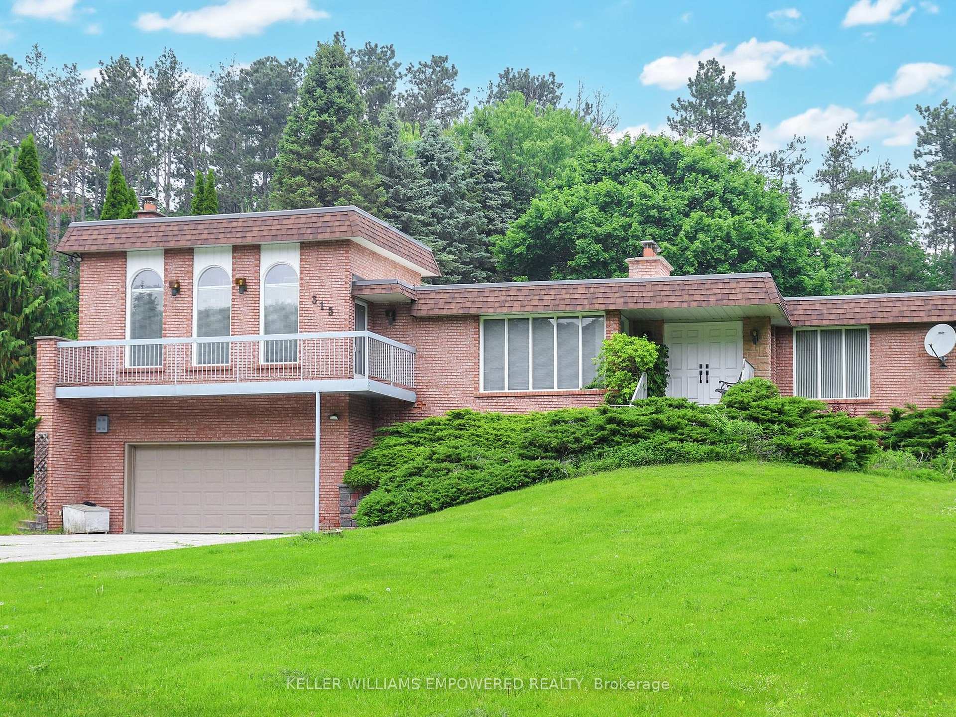 Front of 315 Woodland Acres Crescent