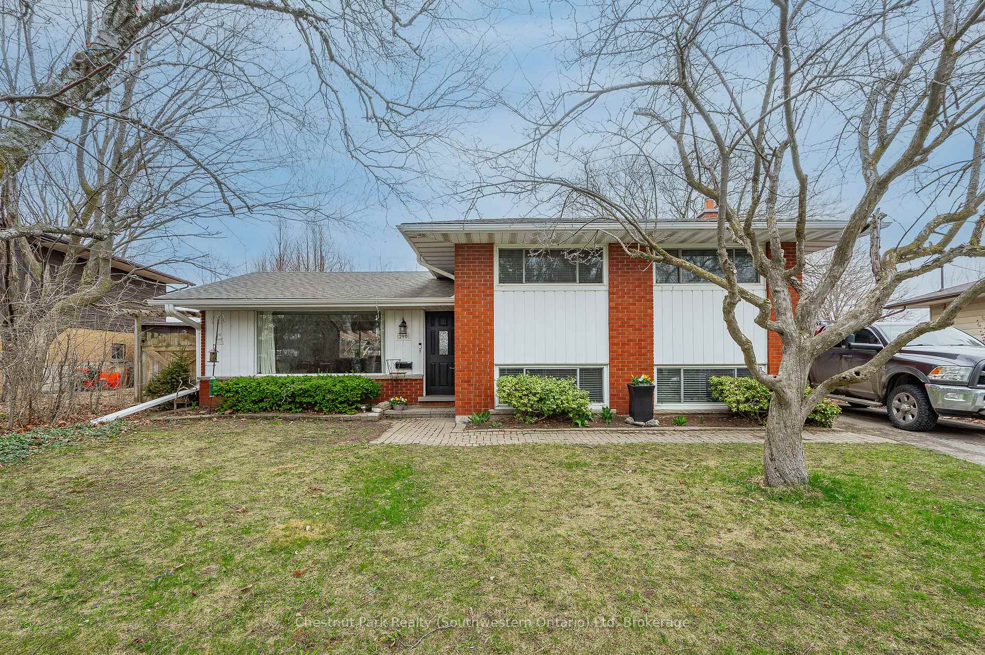 Front of 290 Langford Place
