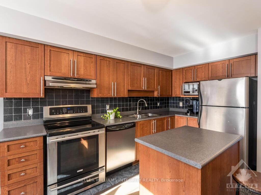 Photo 7 of 219 Gershwin, Ottawa, Westcliffe Estates — HOMEH