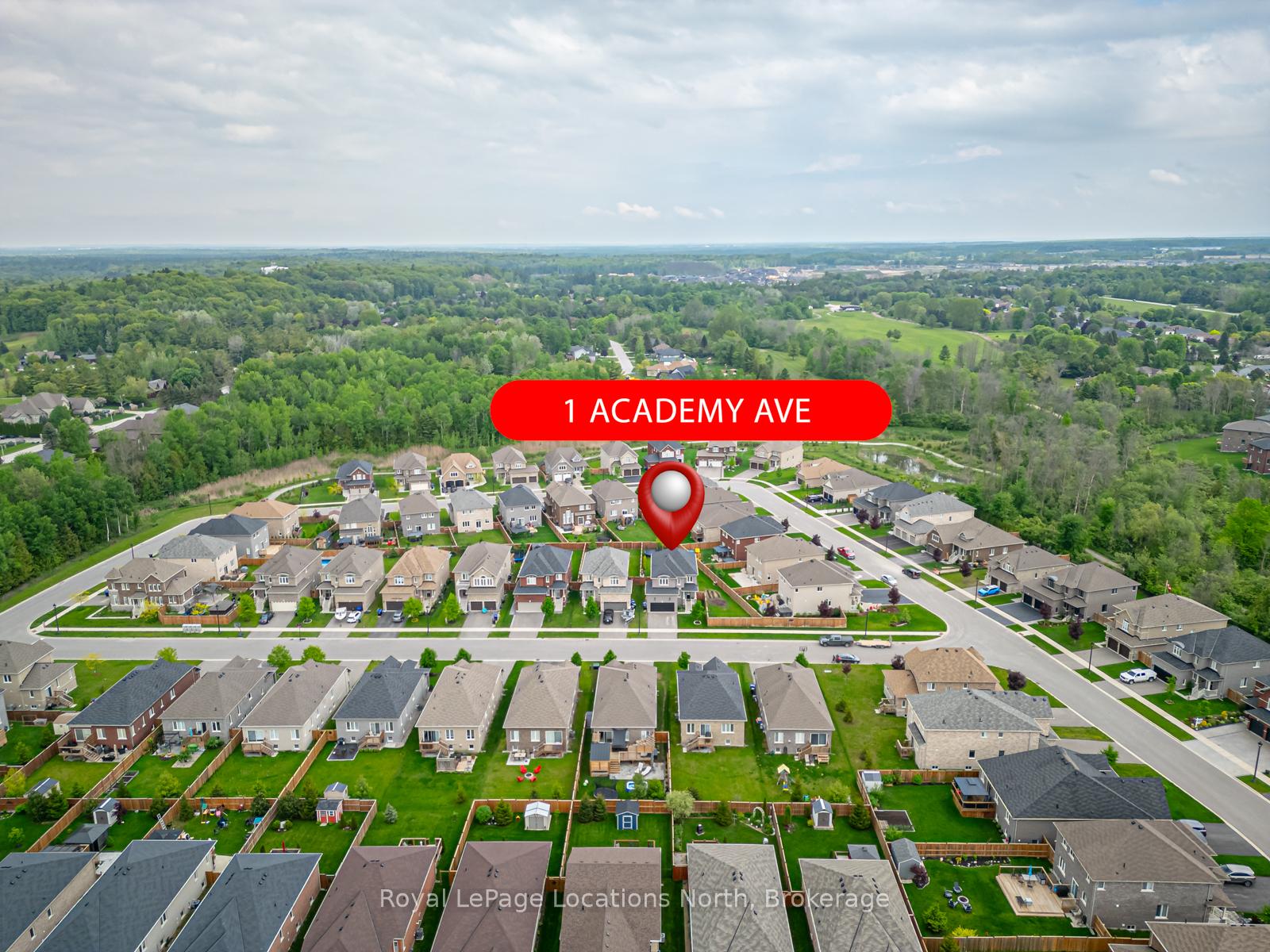 Photo 4 of 1 Academy Avenue, Wasaga Beach — HOMEH