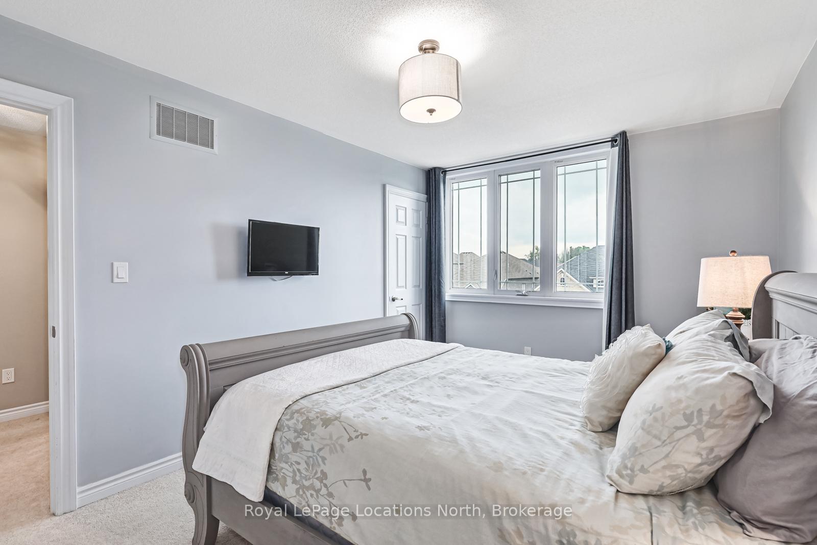 Photo 21 of 1 Academy Avenue, Wasaga Beach — HOMEH