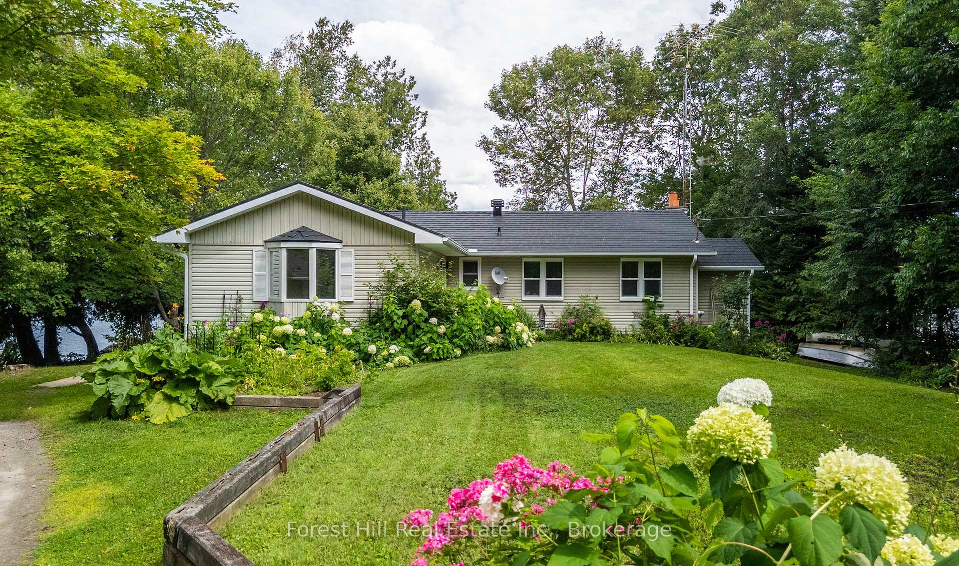 Photo 1 of 6 Trillium Lane, Whitestone, Hagerman — HOMEH