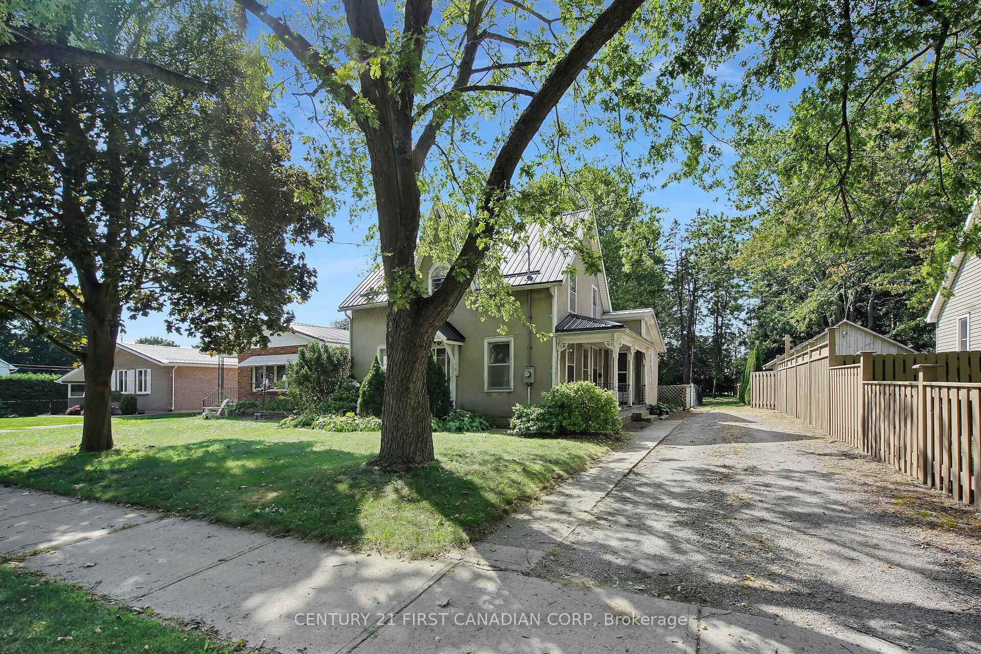 Photo 3 of 104 St Andrew Street, Aylmer — HOMEH