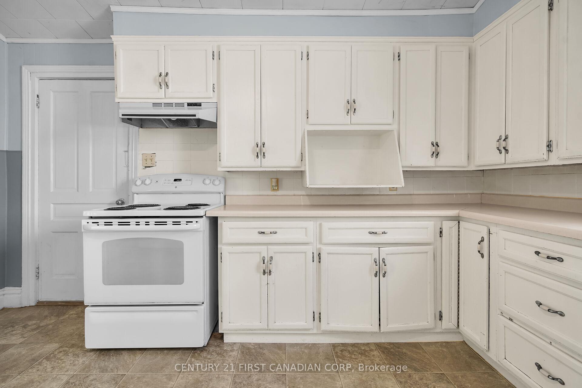 Photo 10 of 104 St Andrew Street, Aylmer — HOMEH