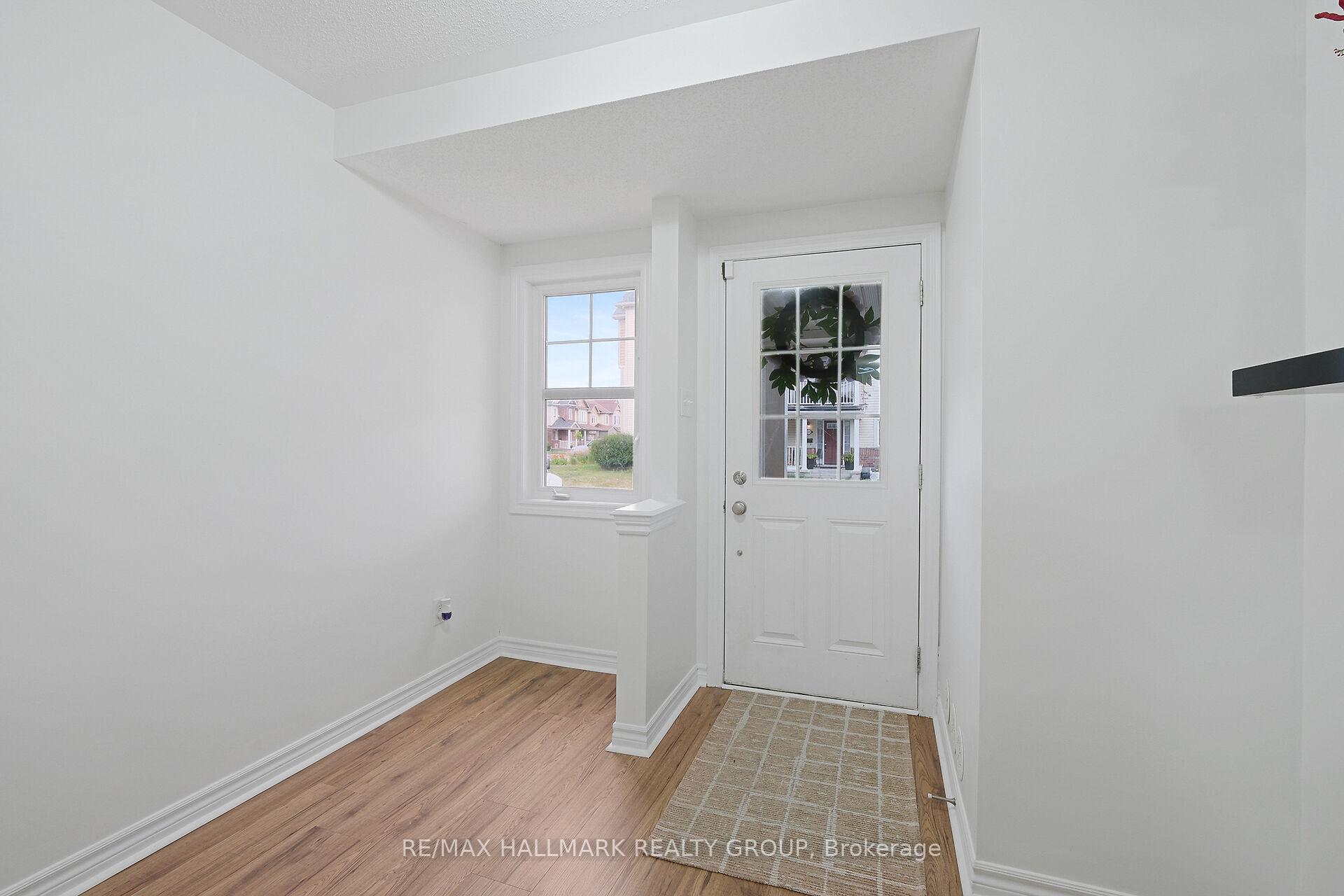 Photo 3 of 2325 Blue Aster Street, Ottawa, Barrhaven - Half Moon Bay — HOMEH
