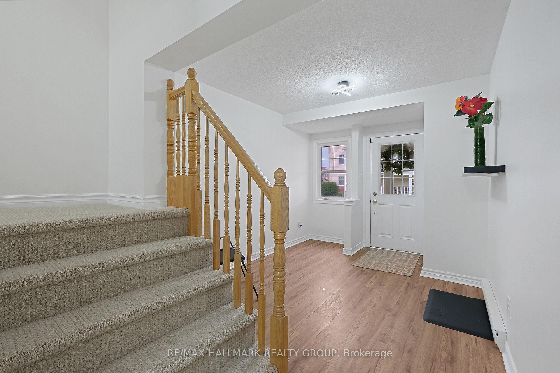 Photo 10 of 2325 Blue Aster Street, Ottawa, Barrhaven - Half Moon Bay — HOMEH