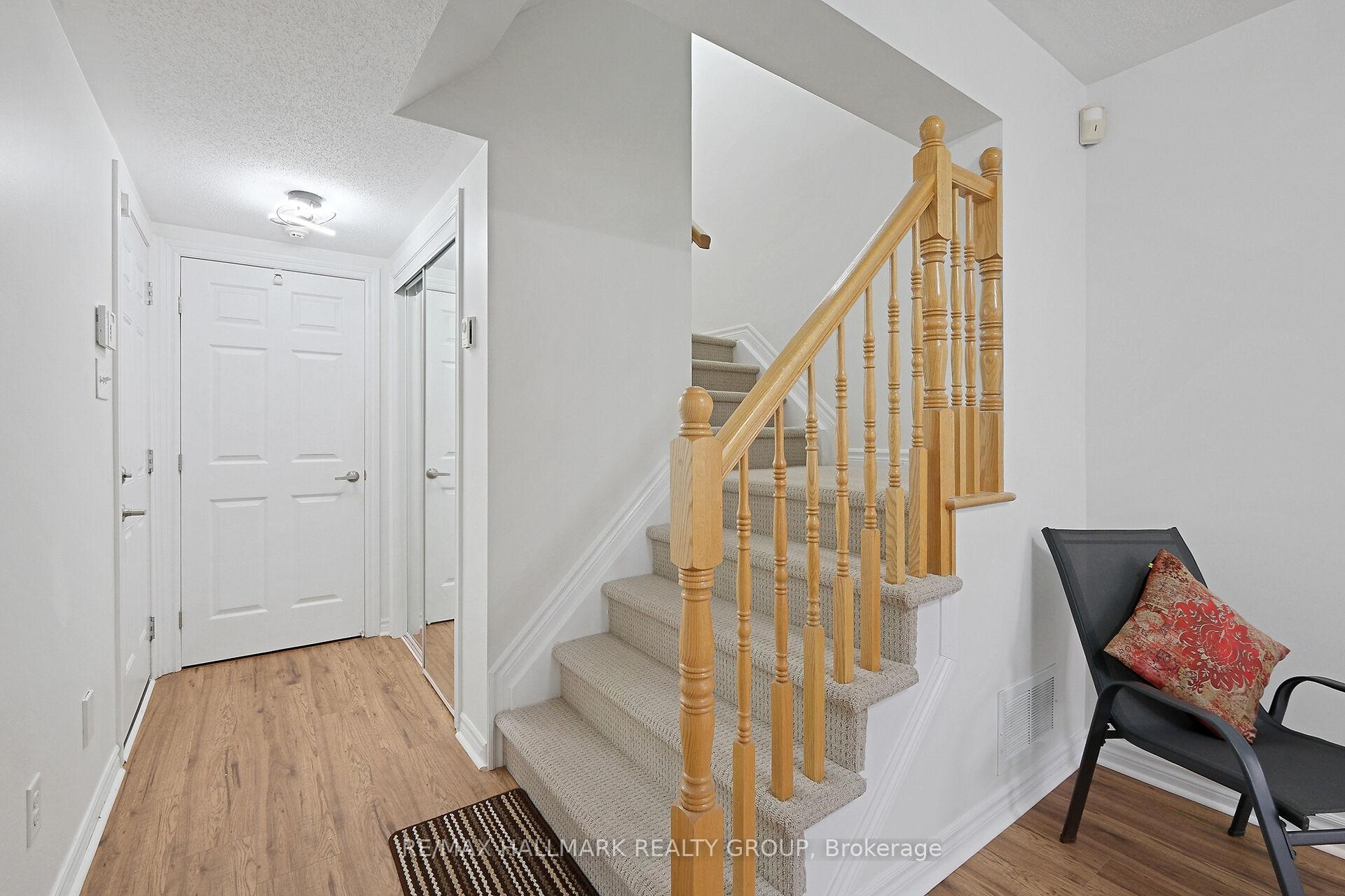 Photo 4 of 2325 Blue Aster Street, Ottawa, Barrhaven - Half Moon Bay — HOMEH