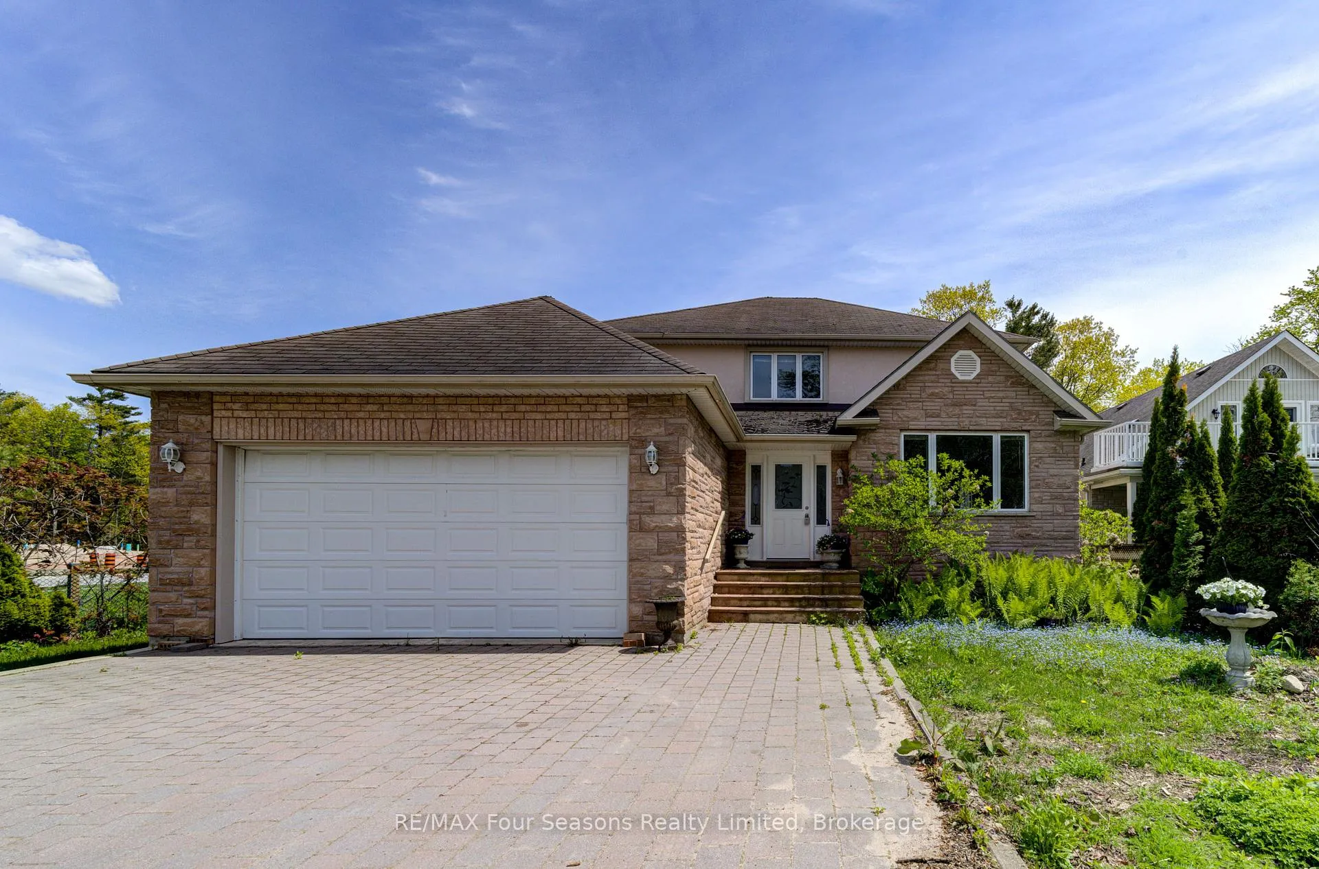 Photo 2 of 243 River Road E, Wasaga Beach — HOMEH