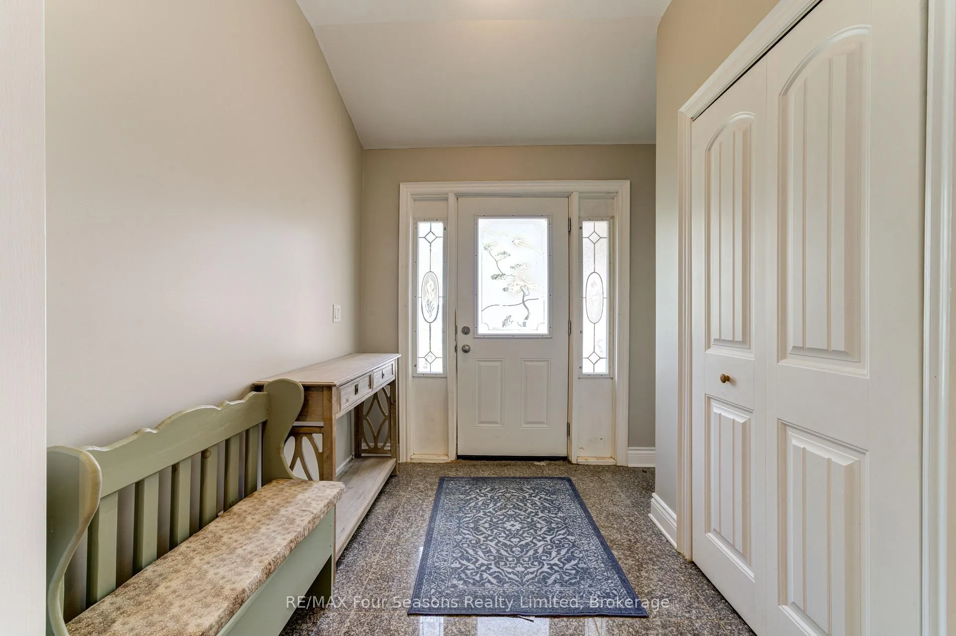 Photo 5 of 243 River Road E, Wasaga Beach — HOMEH