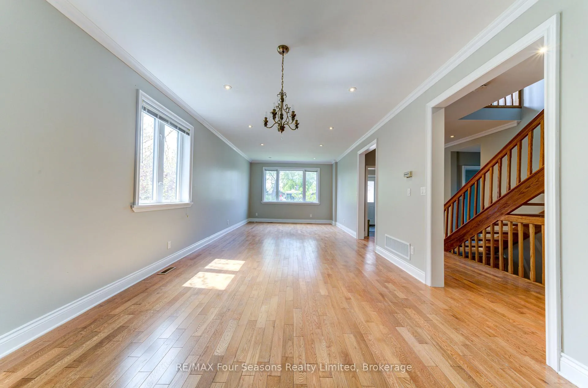 Photo 8 of 243 River Road E, Wasaga Beach — HOMEH