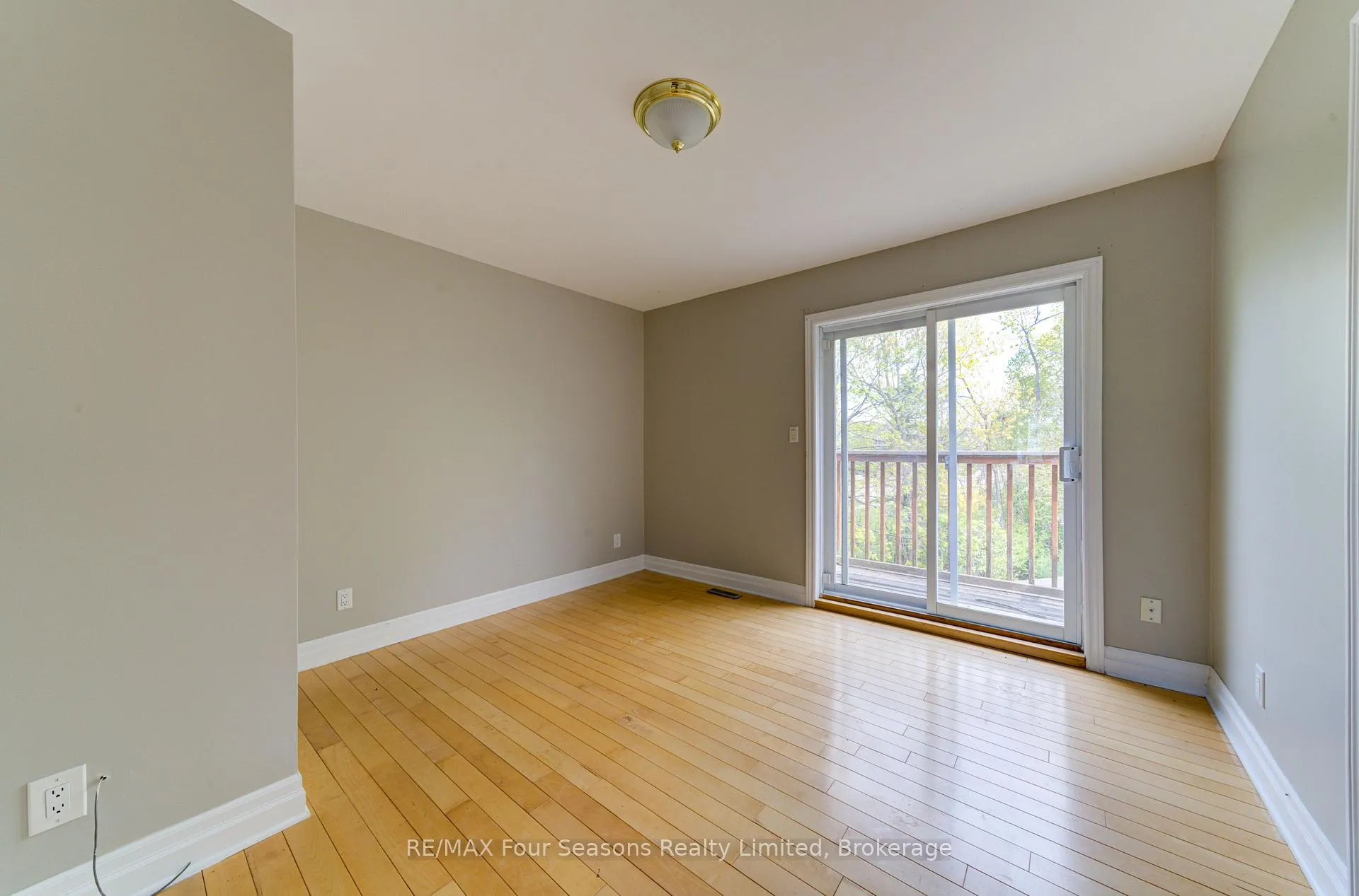 Photo 26 of 243 River Road E, Wasaga Beach — HOMEH