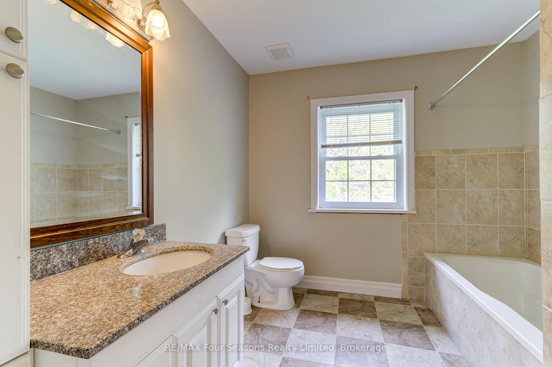 Photo 28 of 243 River Road E, Wasaga Beach — HOMEH