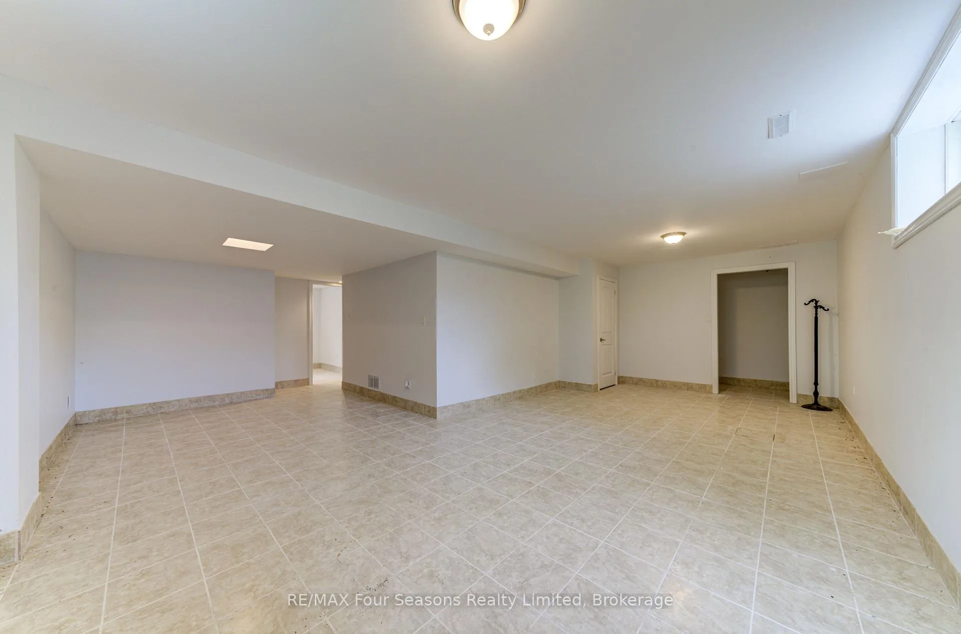 Photo 32 of 243 River Road E, Wasaga Beach — HOMEH