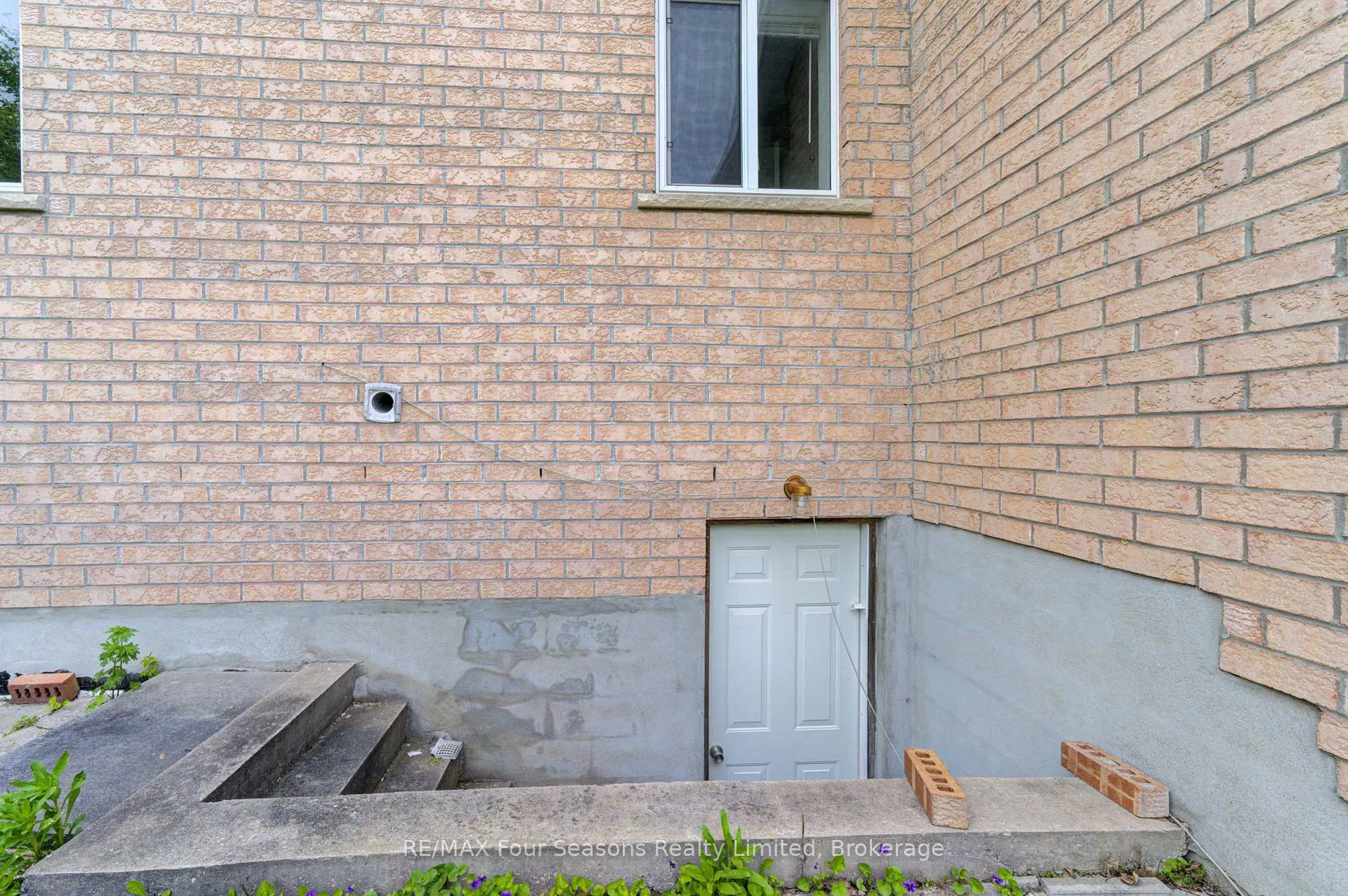 Photo 37 of 243 River Road E, Wasaga Beach — HOMEH