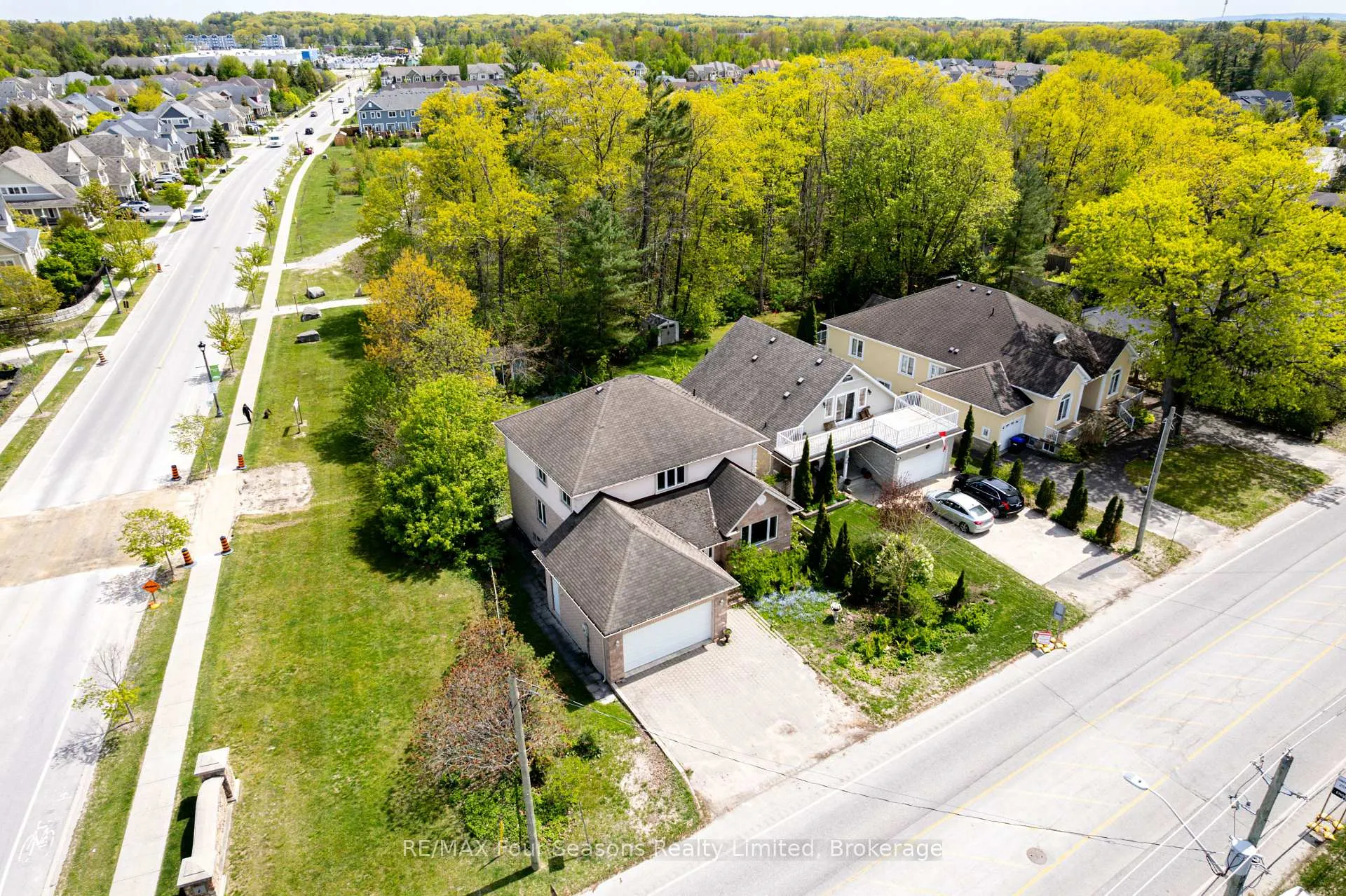 Photo 43 of 243 River Road E, Wasaga Beach — HOMEH
