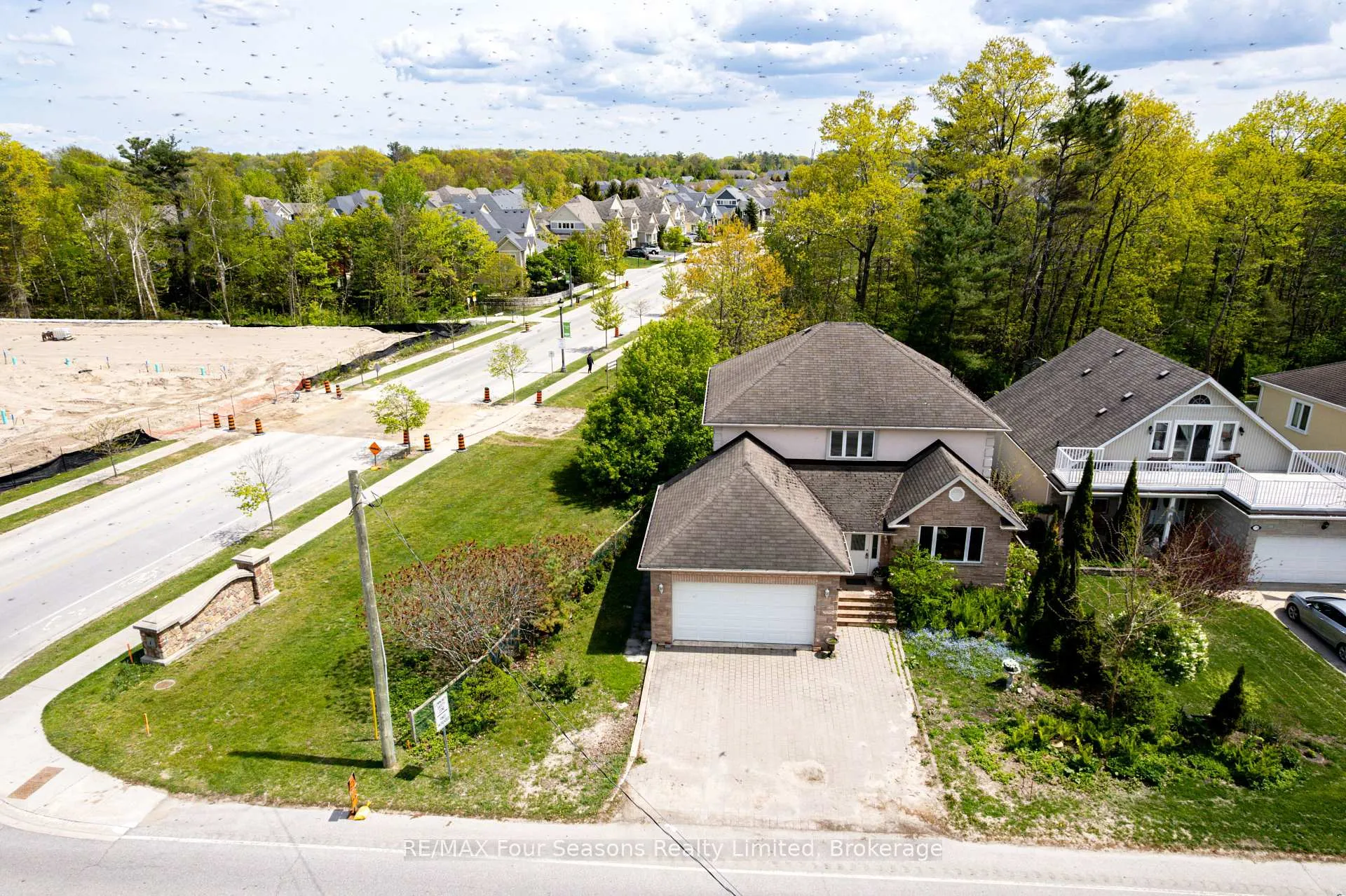 Photo 44 of 243 River Road E, Wasaga Beach — HOMEH