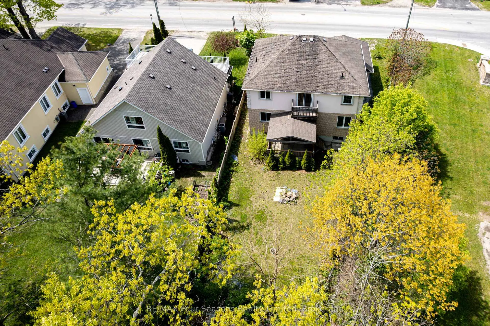 Photo 45 of 243 River Road E, Wasaga Beach — HOMEH