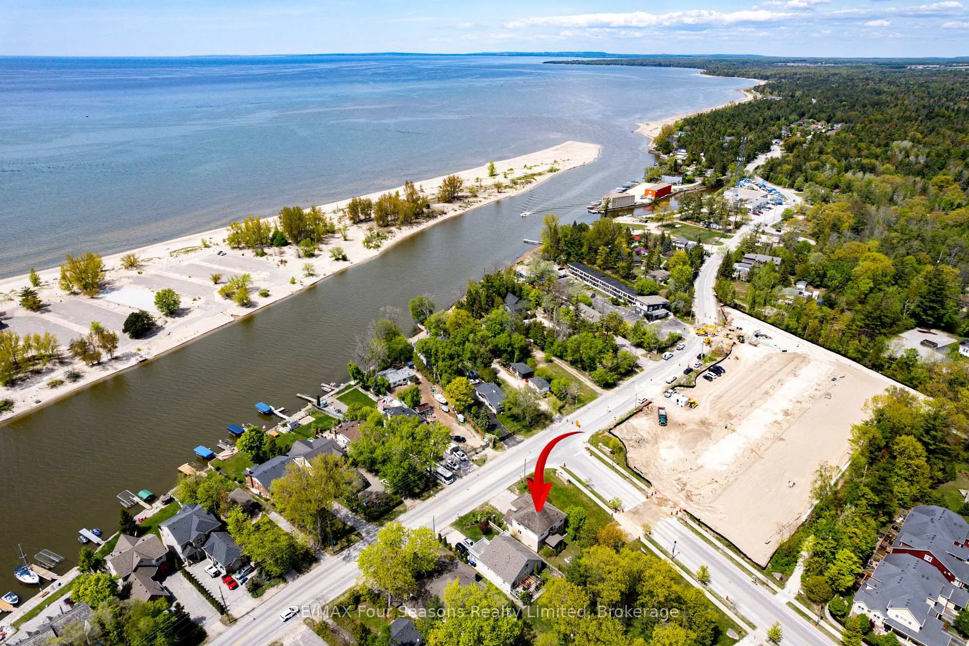 Photo 46 of 243 River Road E, Wasaga Beach — HOMEH