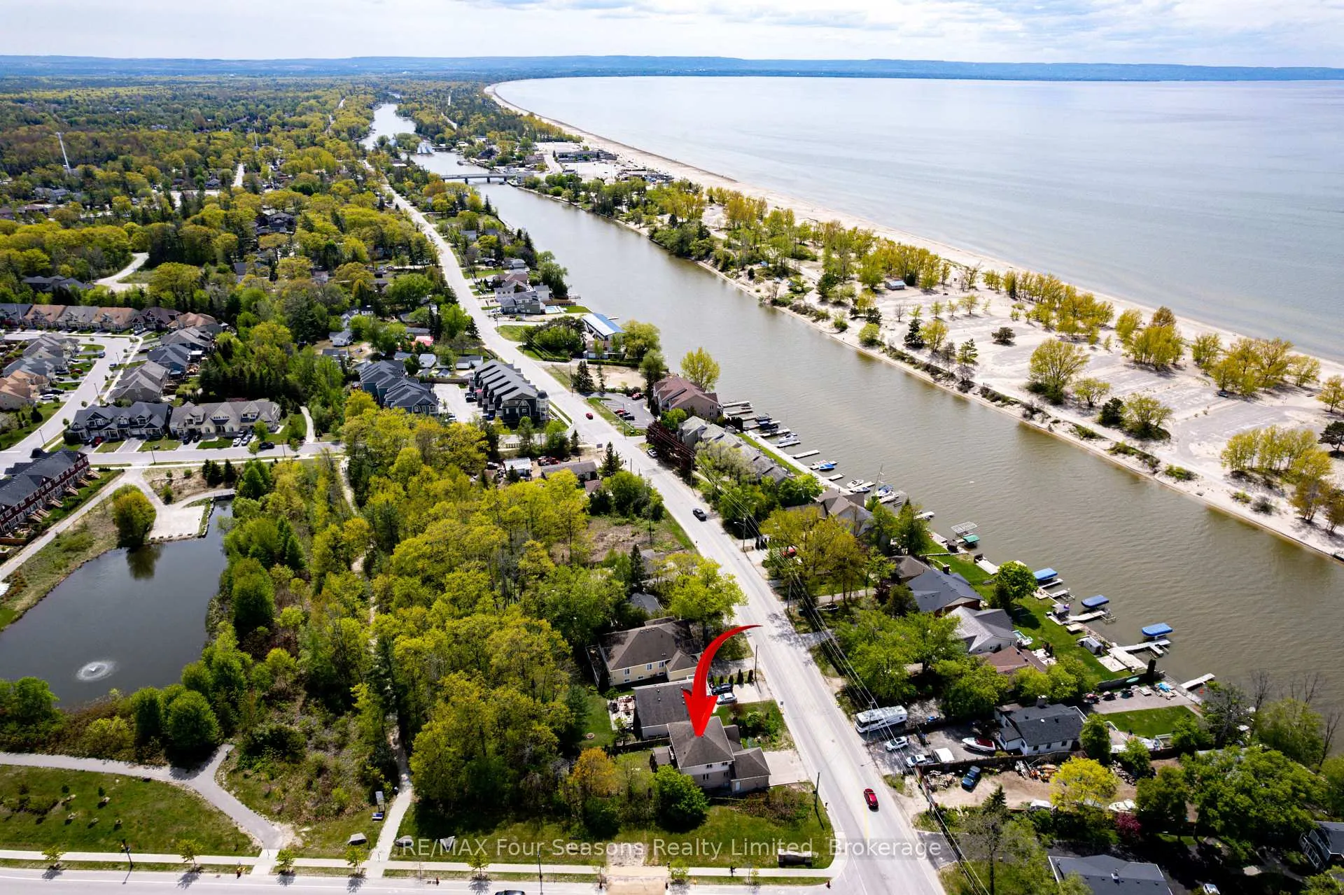 Photo 47 of 243 River Road E, Wasaga Beach — HOMEH