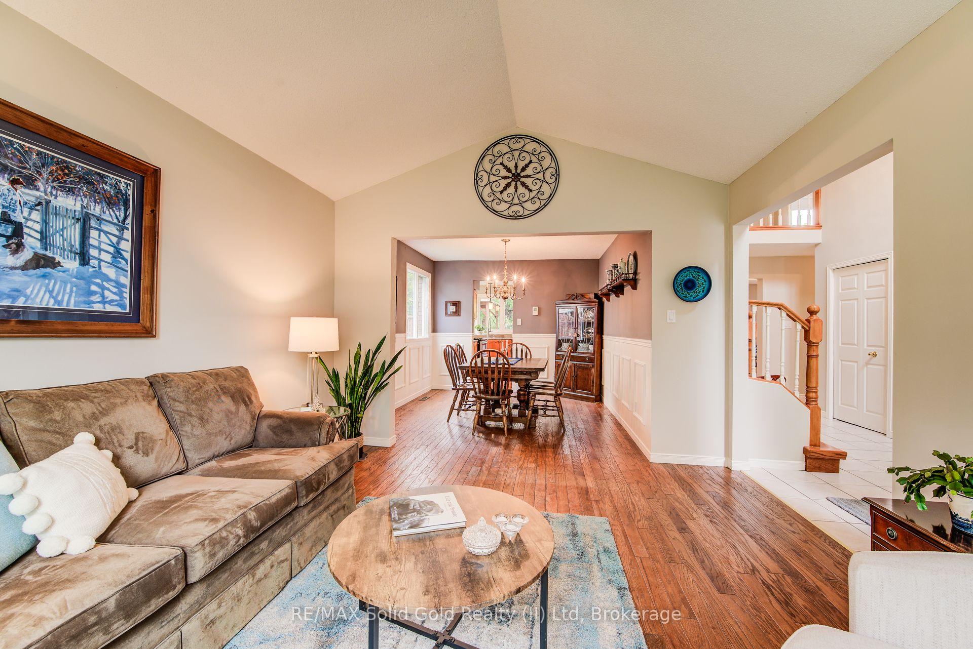 Photo 7 of 580 Hallmark Drive, Waterloo — HOMEH