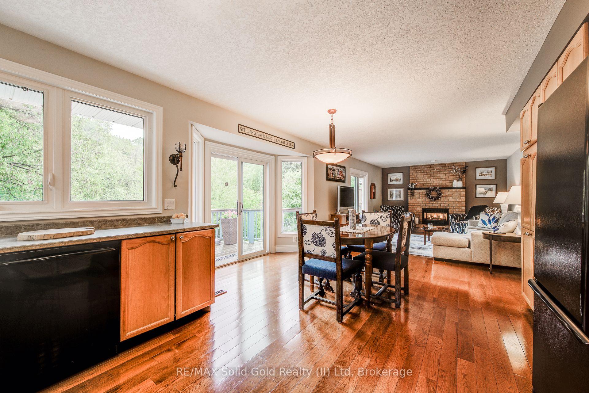 Photo 12 of 580 Hallmark Drive, Waterloo — HOMEH