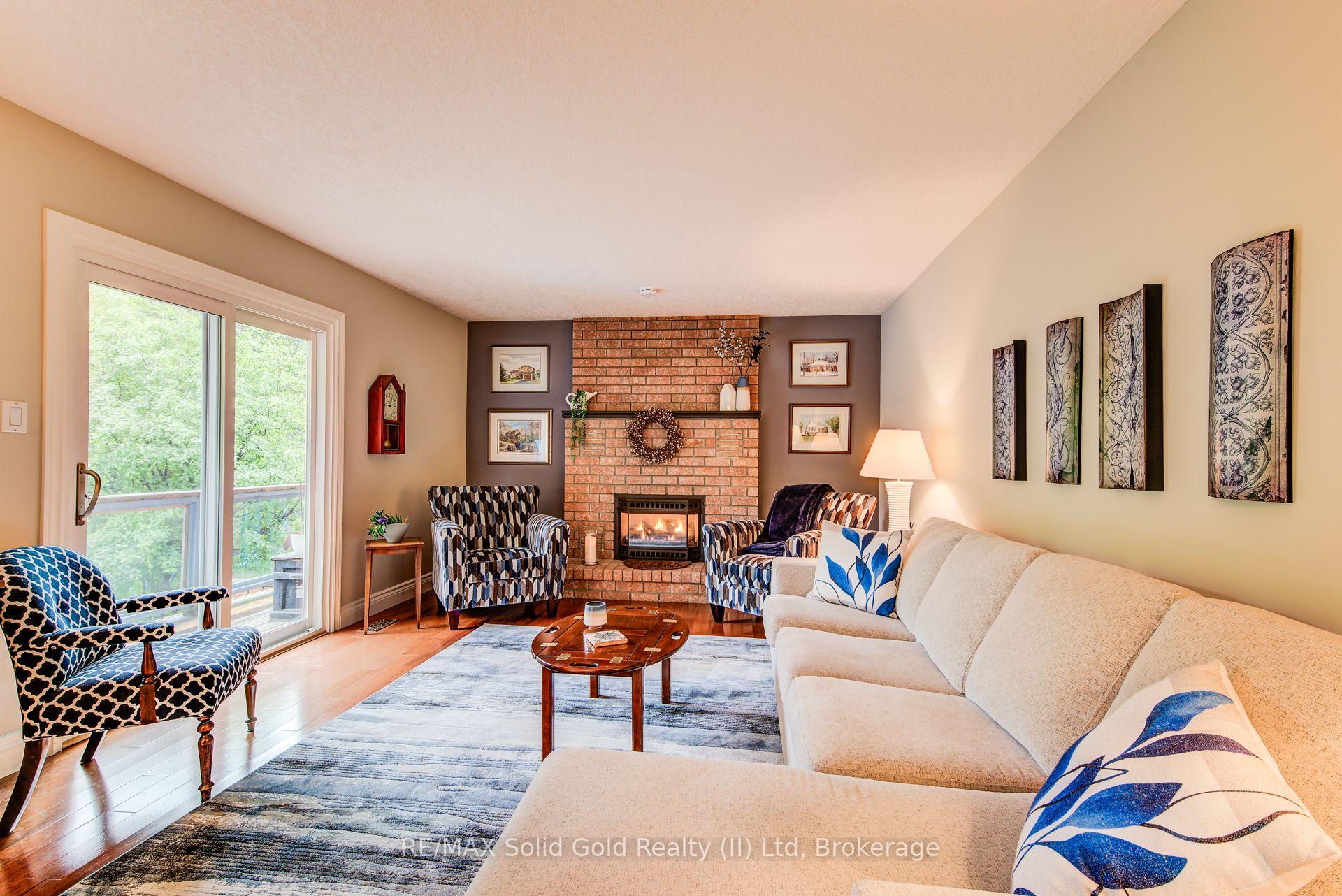 Photo 15 of 580 Hallmark Drive, Waterloo — HOMEH