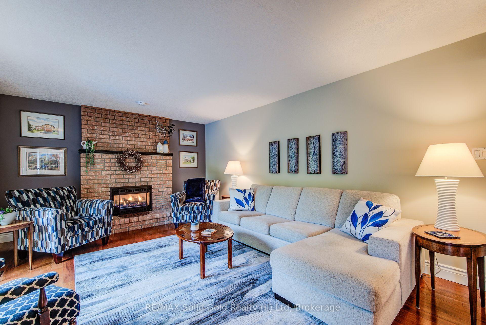 Photo 16 of 580 Hallmark Drive, Waterloo — HOMEH