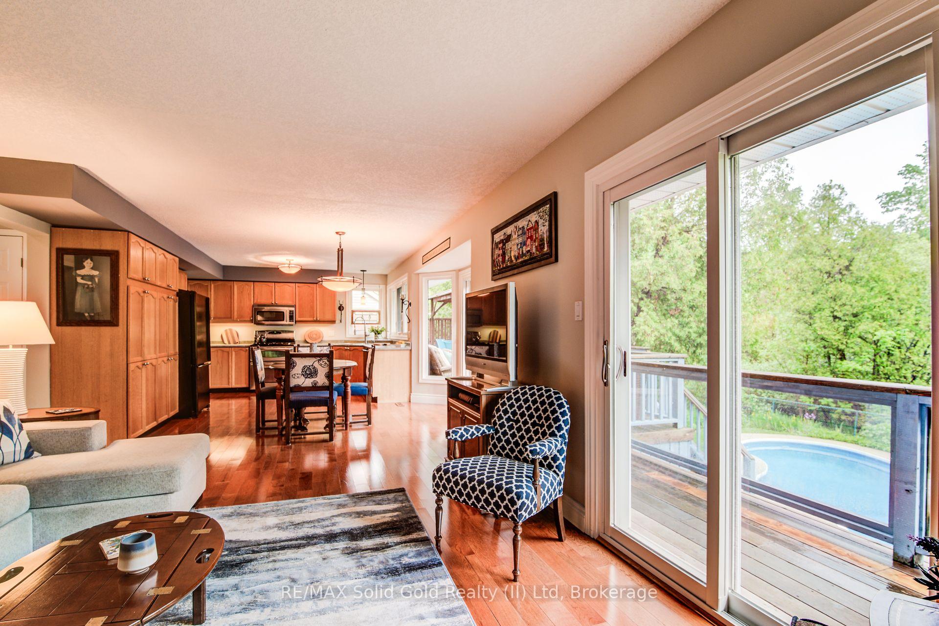 Photo 17 of 580 Hallmark Drive, Waterloo — HOMEH