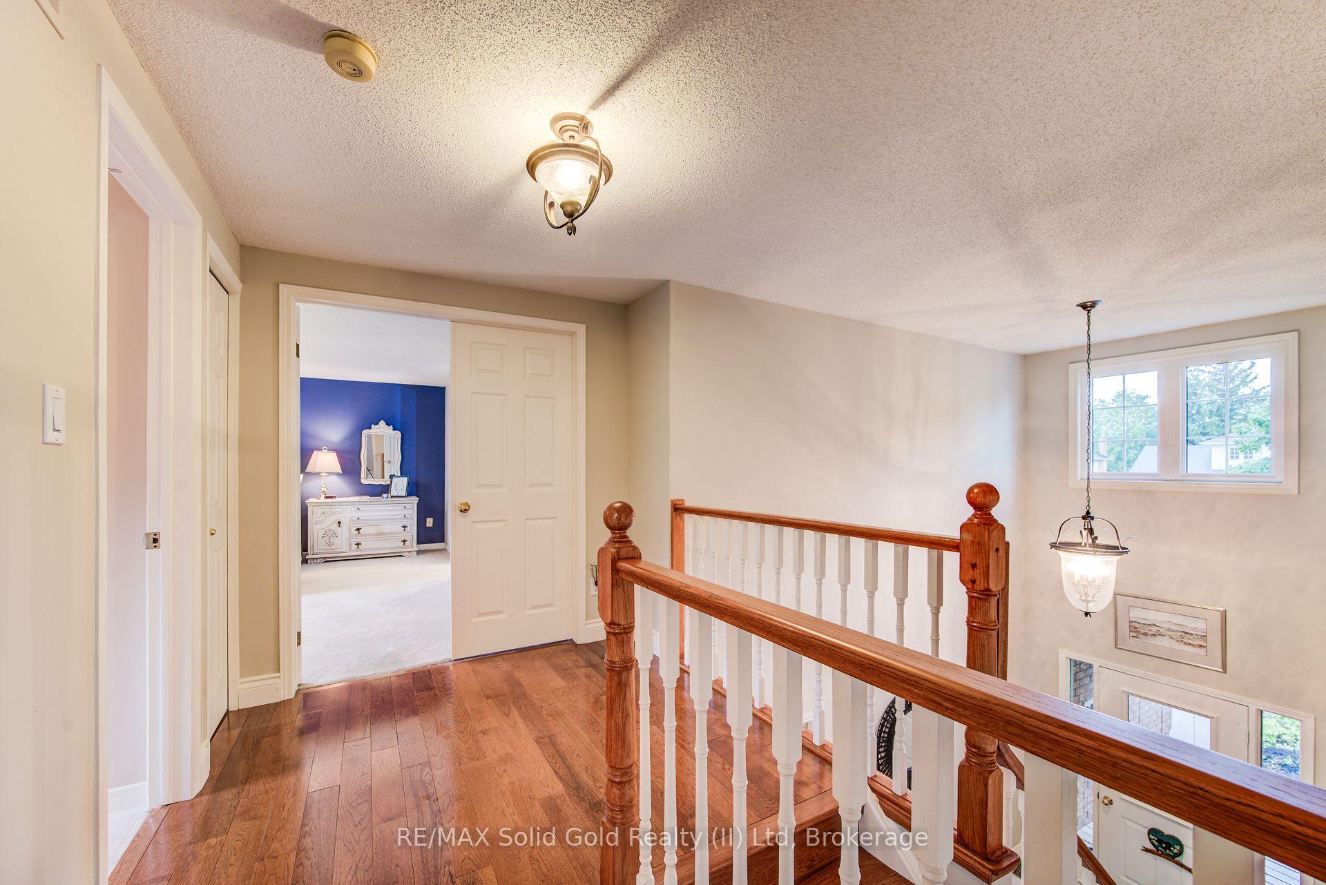 Photo 19 of 580 Hallmark Drive, Waterloo — HOMEH