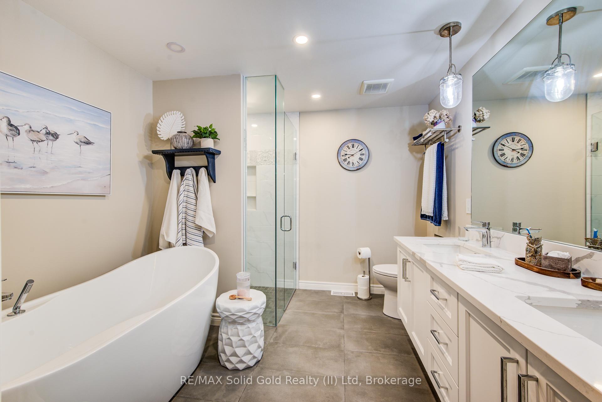 Photo 23 of 580 Hallmark Drive, Waterloo — HOMEH