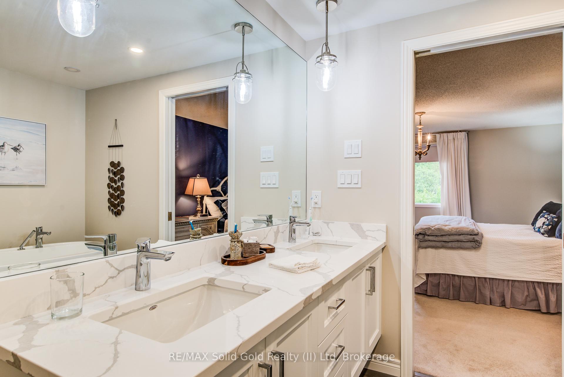 Photo 24 of 580 Hallmark Drive, Waterloo — HOMEH
