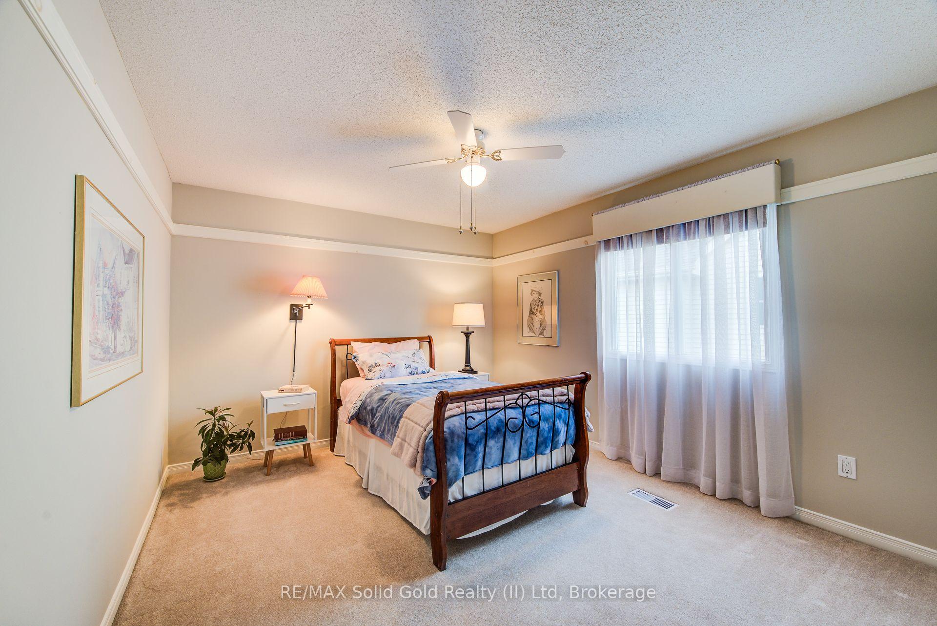 Photo 25 of 580 Hallmark Drive, Waterloo — HOMEH