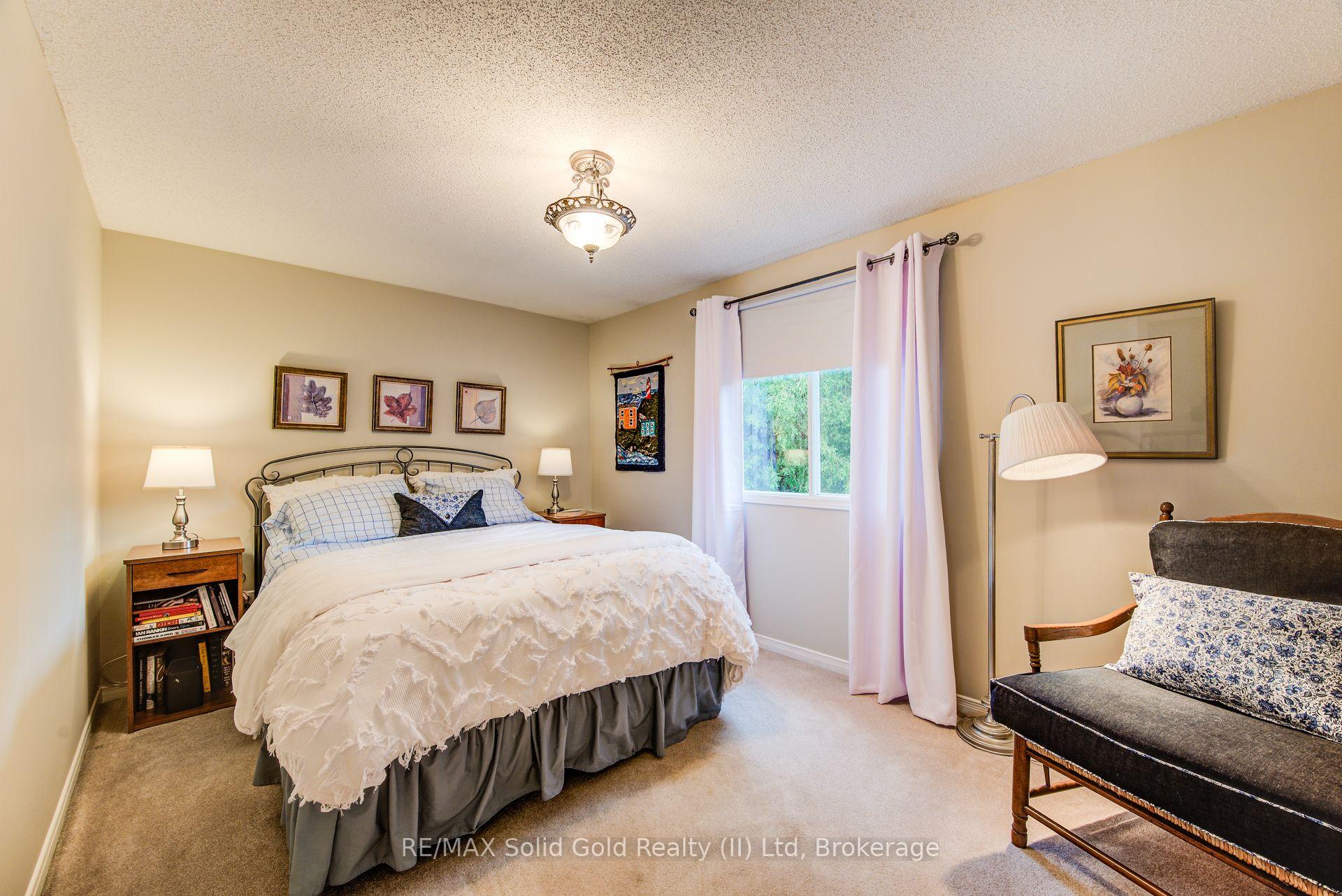 Photo 26 of 580 Hallmark Drive, Waterloo — HOMEH
