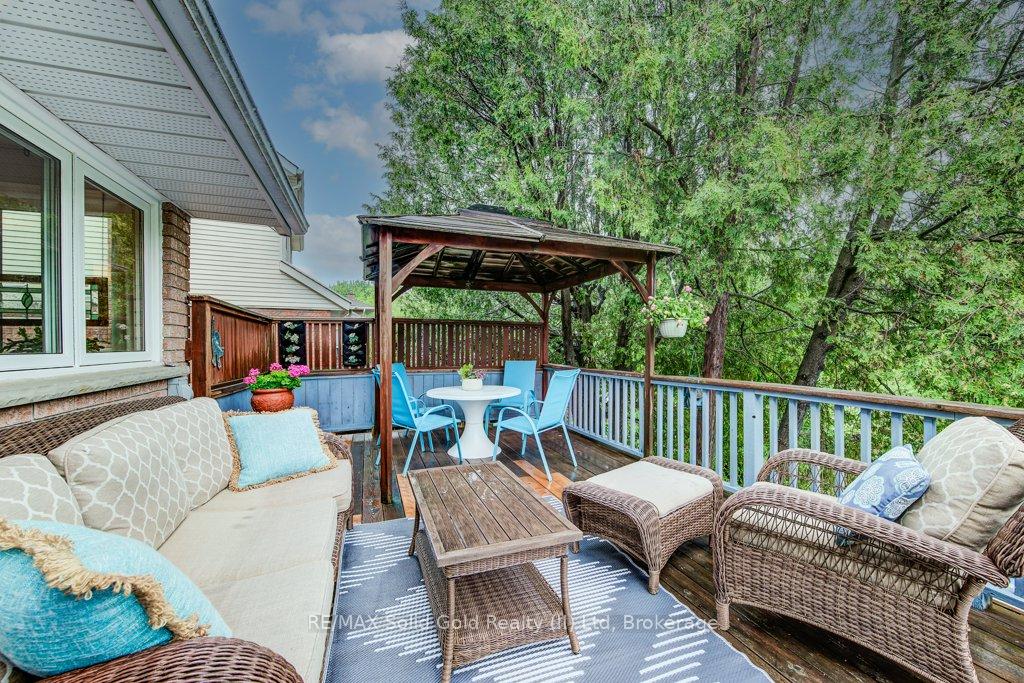 Photo 31 of 580 Hallmark Drive, Waterloo — HOMEH